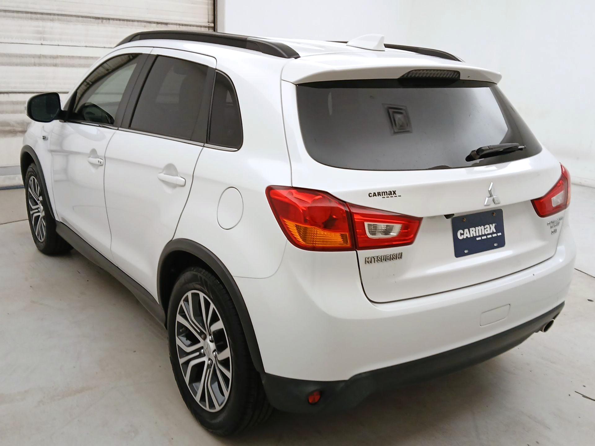 Thumbnail: 2017 Mitsubishi Outlander Sport - 7