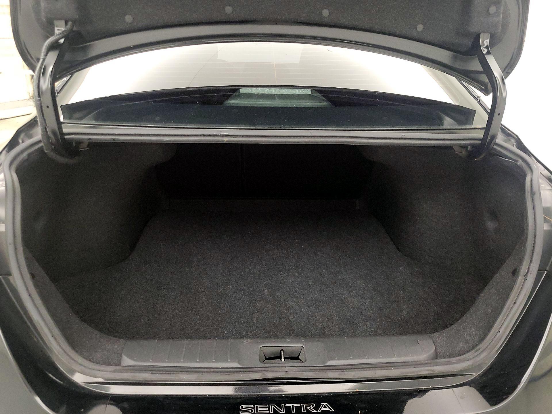 Thumbnail: 2020 Nissan Sentra - 20