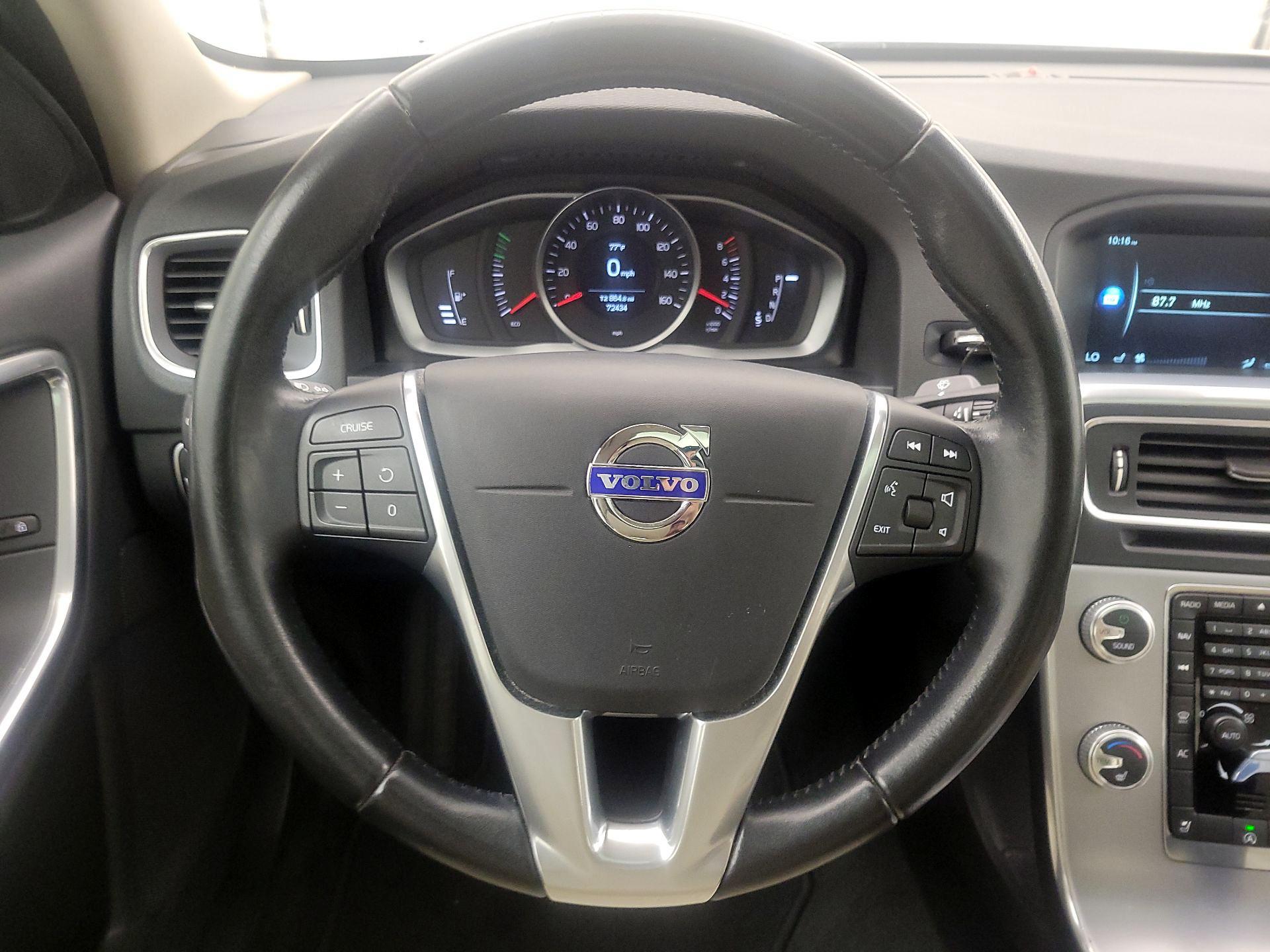 Thumbnail: 2017 Volvo S60 - 10