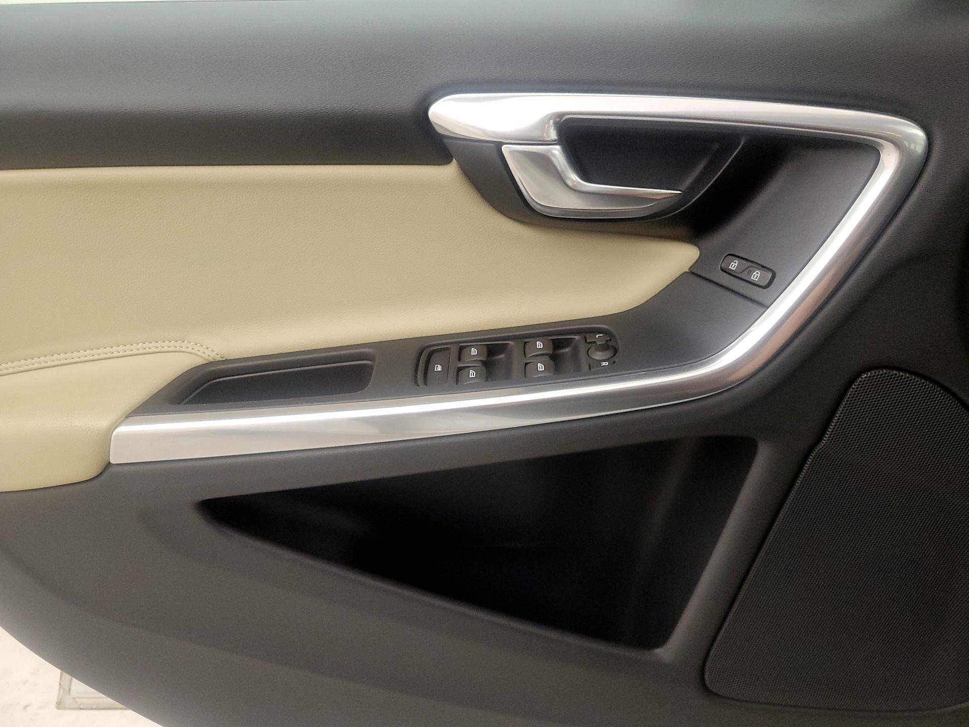 Thumbnail: 2017 Volvo S60 - 12
