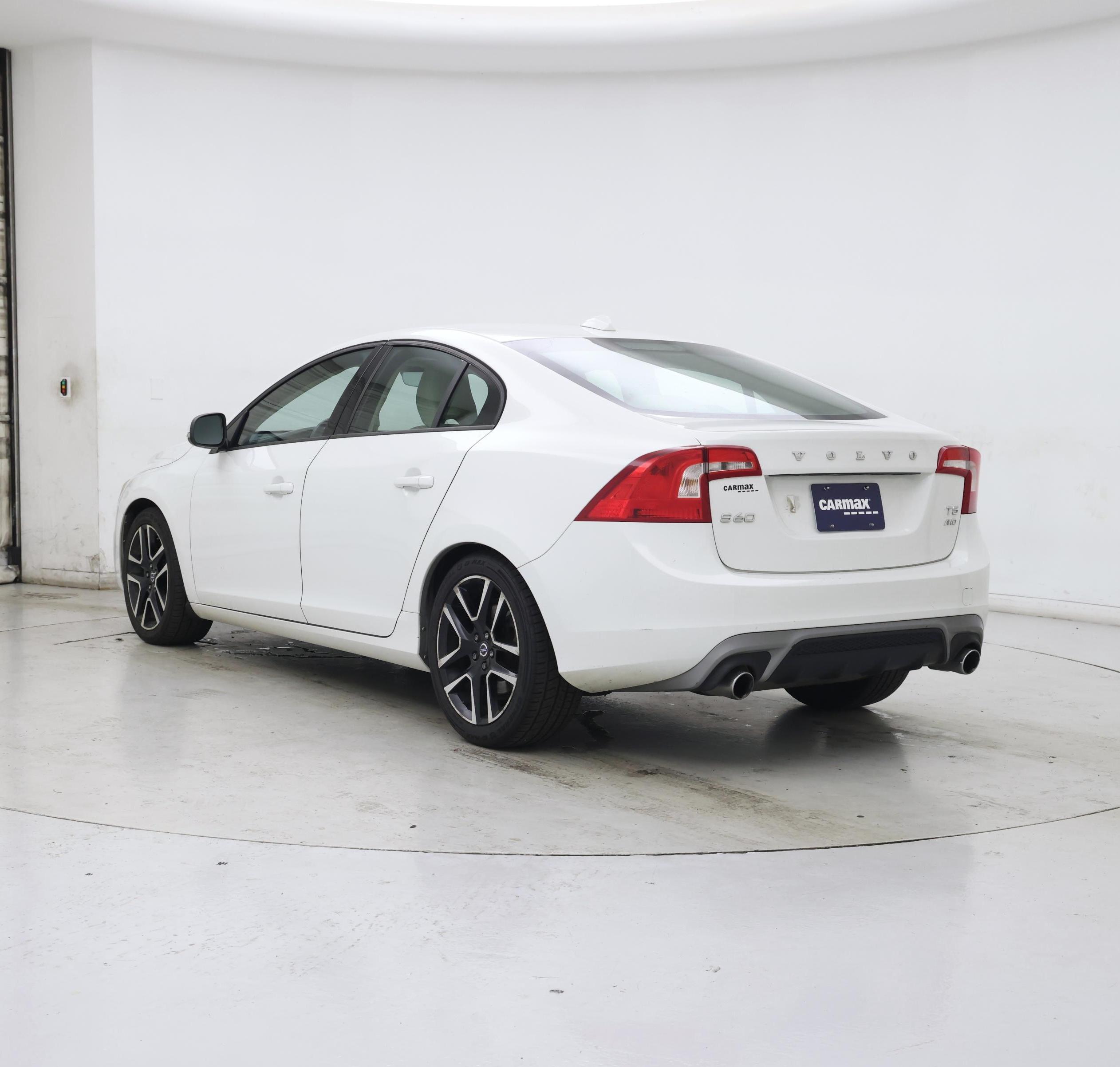 Thumbnail: 2017 Volvo S60 - 2