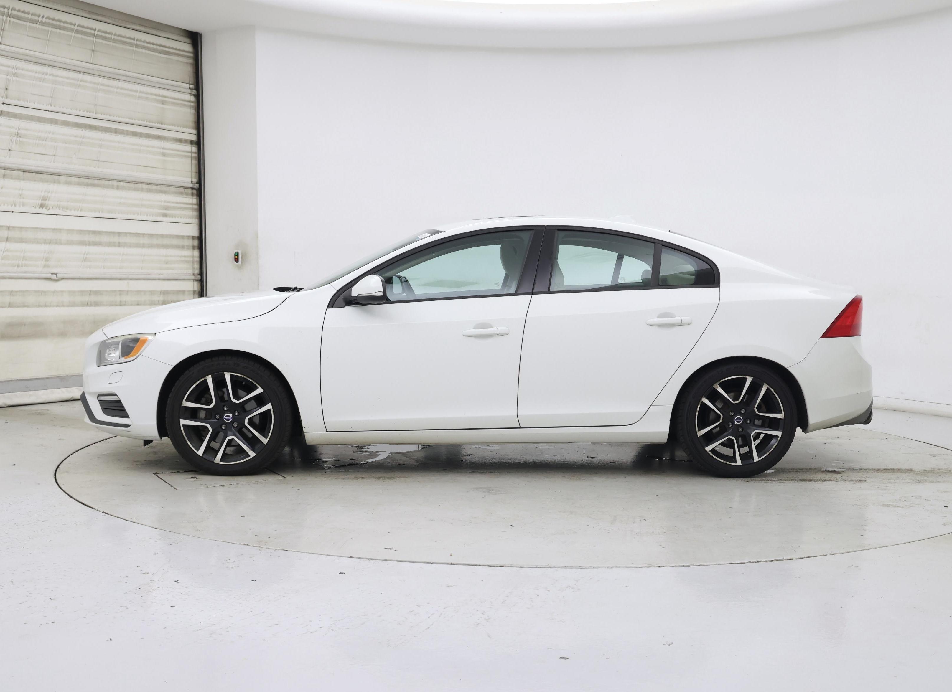 Thumbnail: 2017 Volvo S60 - 3