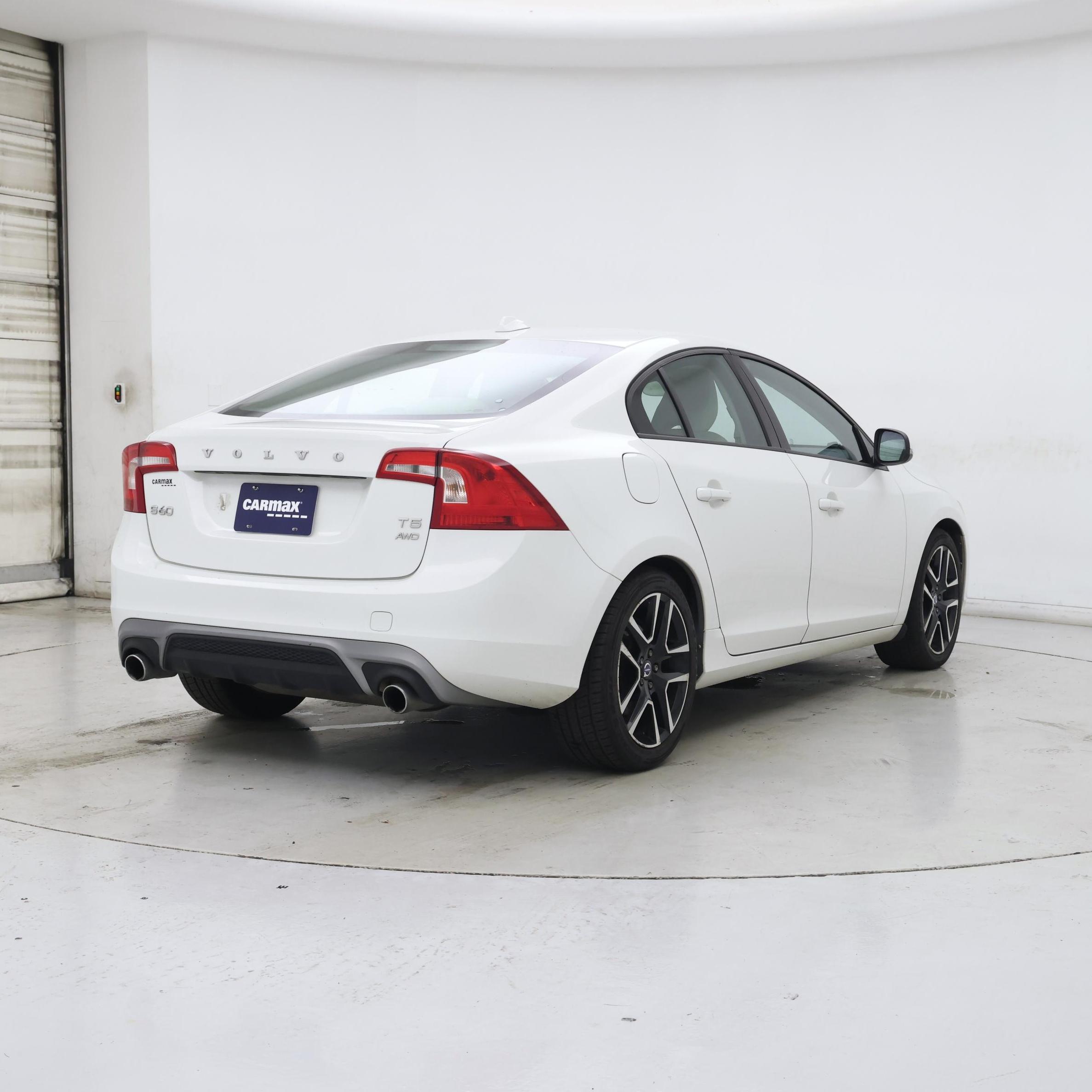Thumbnail: 2017 Volvo S60 - 8