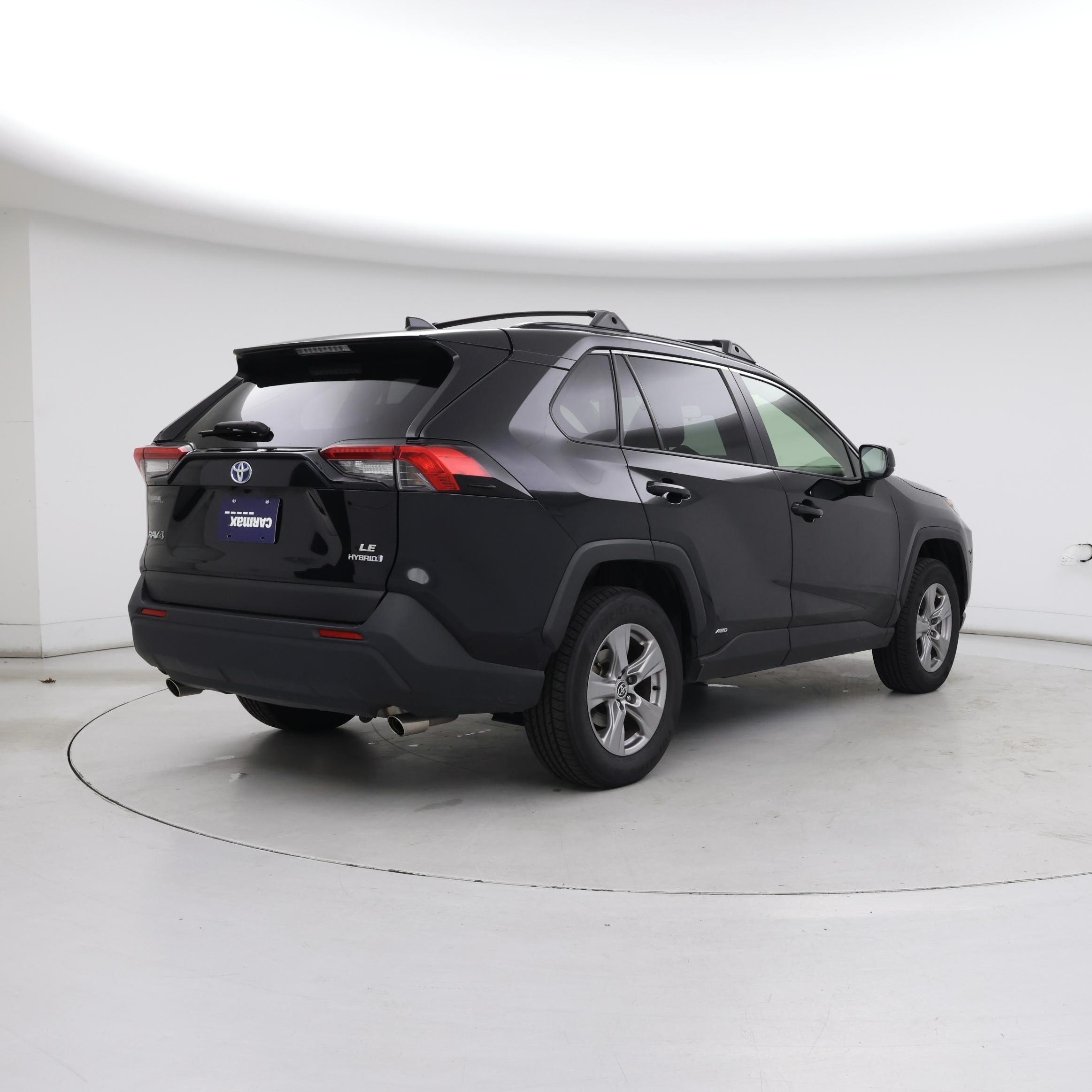 Thumbnail: 2022 Toyota RAV4 - 8