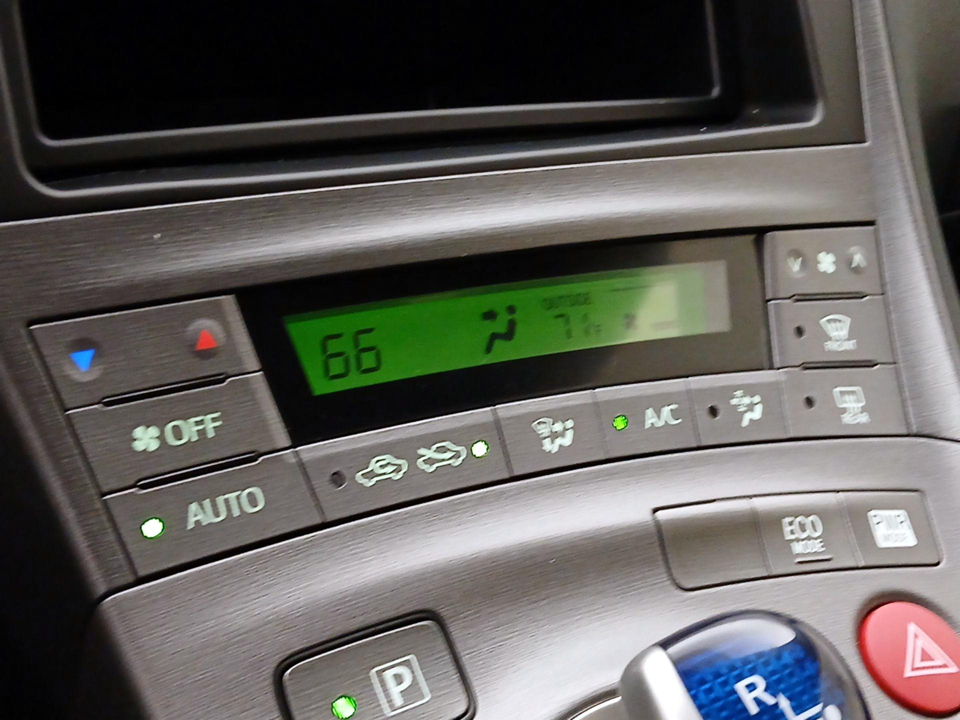 Thumbnail: 2015 Toyota Prius - 15