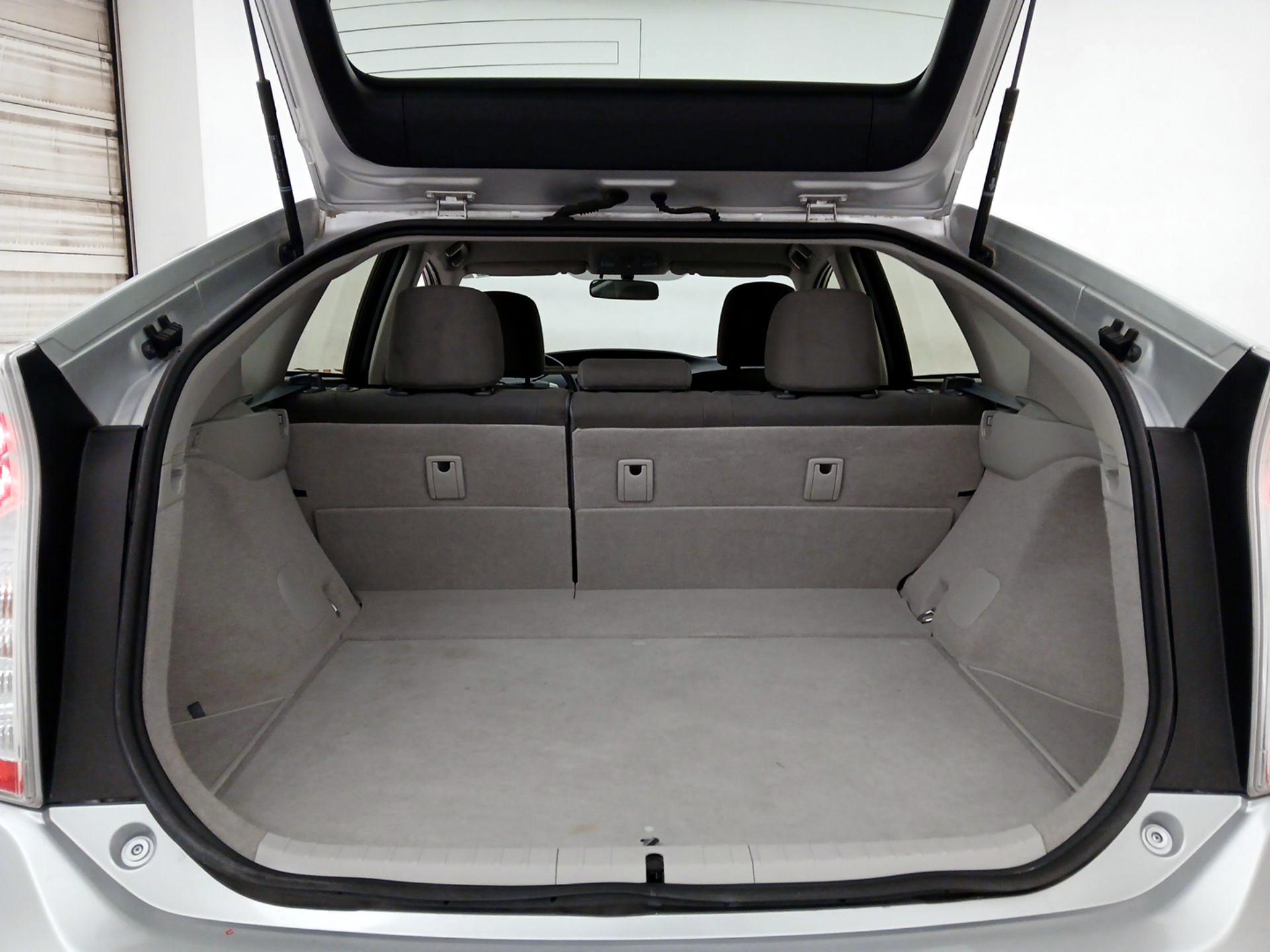 Thumbnail: 2015 Toyota Prius - 19