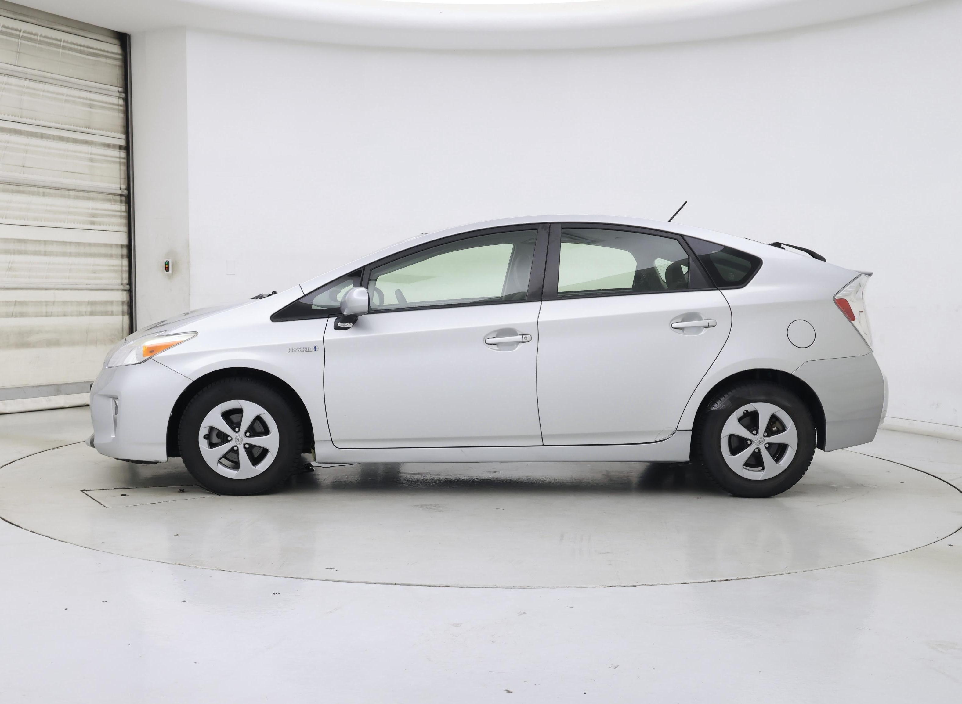 Thumbnail: 2015 Toyota Prius - 3