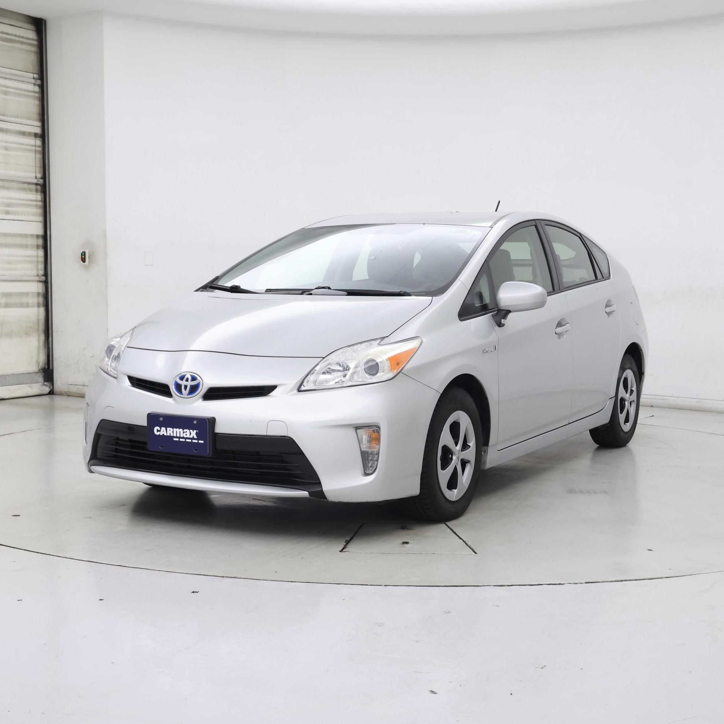 Thumbnail: 2015 Toyota Prius - 4