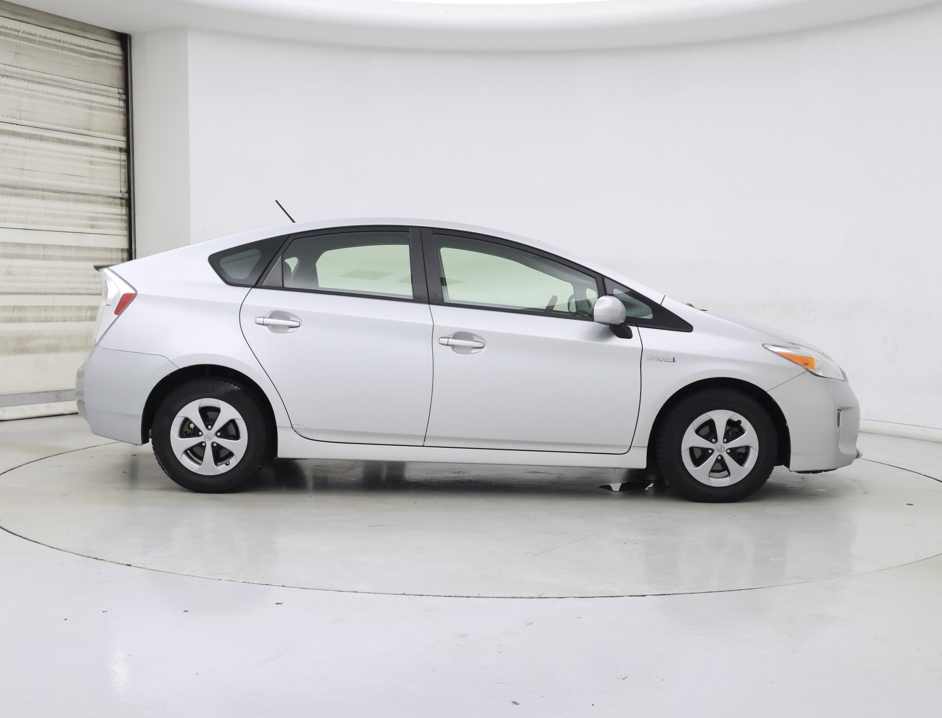 Thumbnail: 2015 Toyota Prius - 7