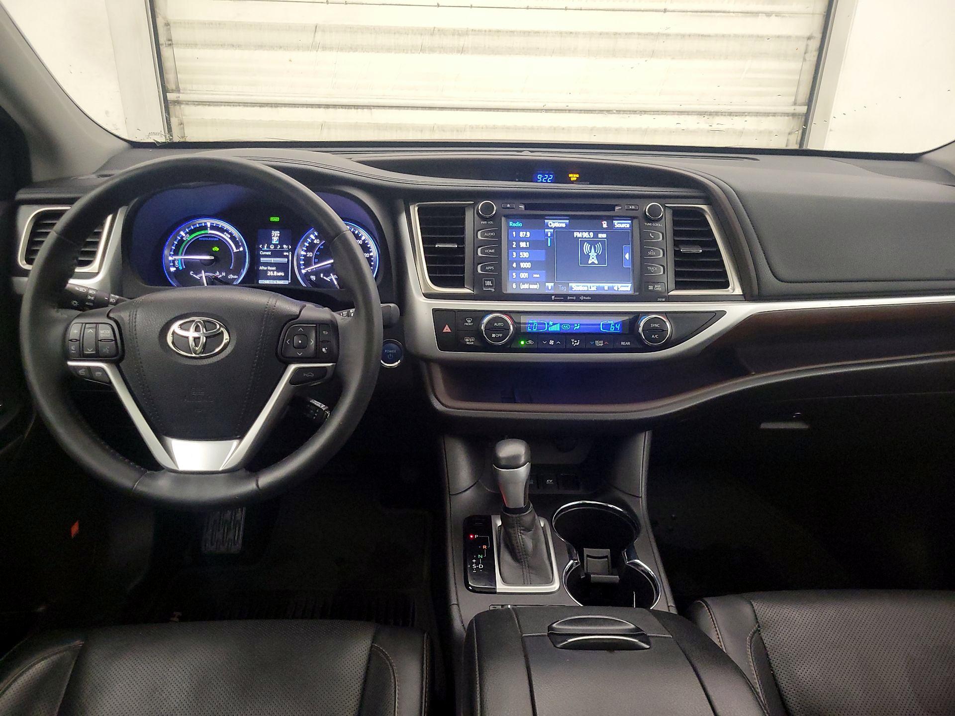 Thumbnail: 2016 Toyota Highlander - 9