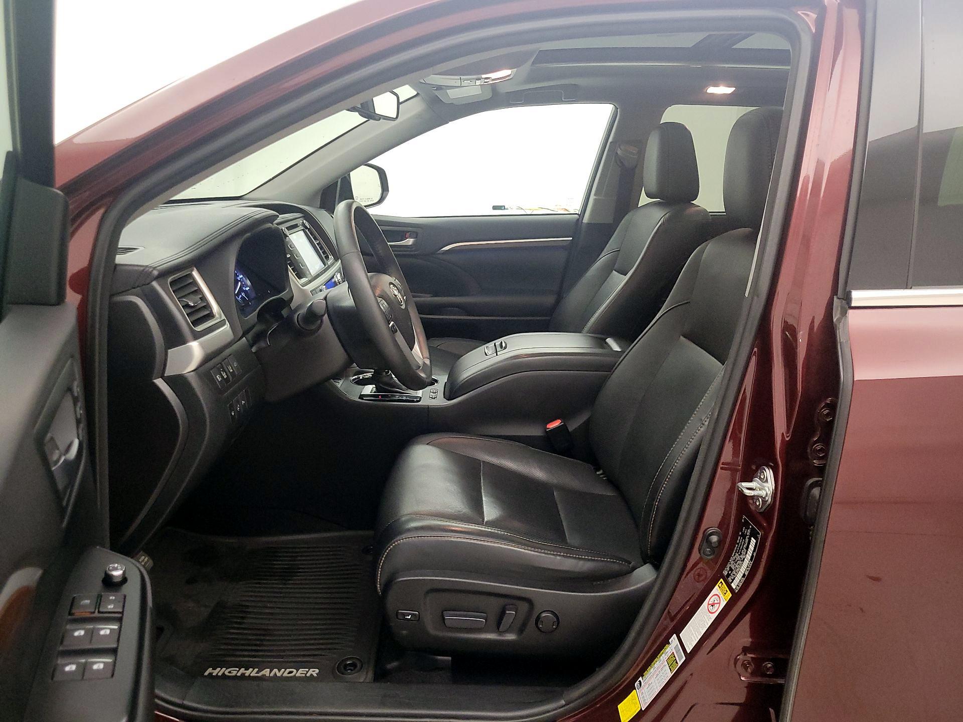 Thumbnail: 2016 Toyota Highlander - 11