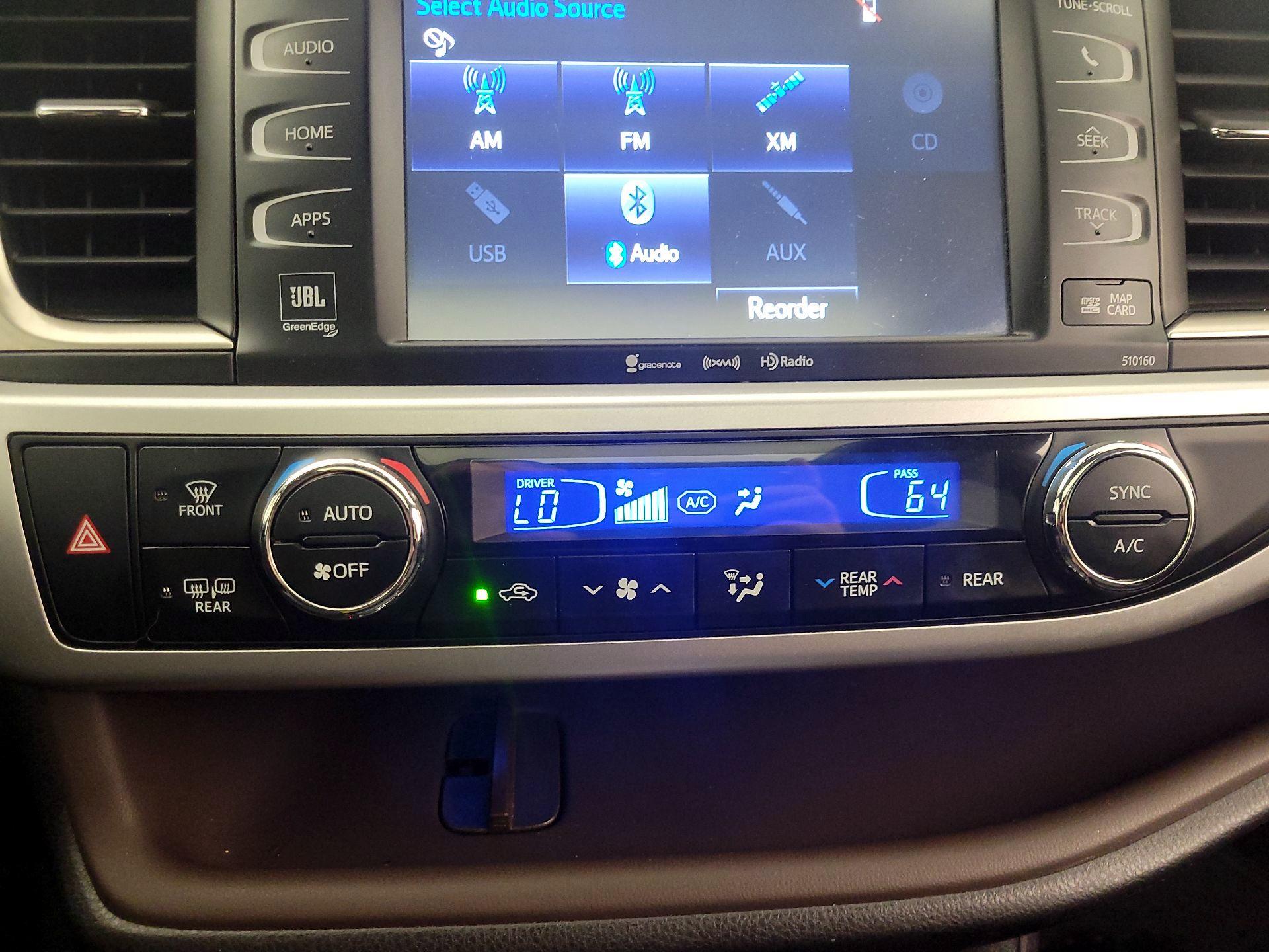Thumbnail: 2016 Toyota Highlander - 16