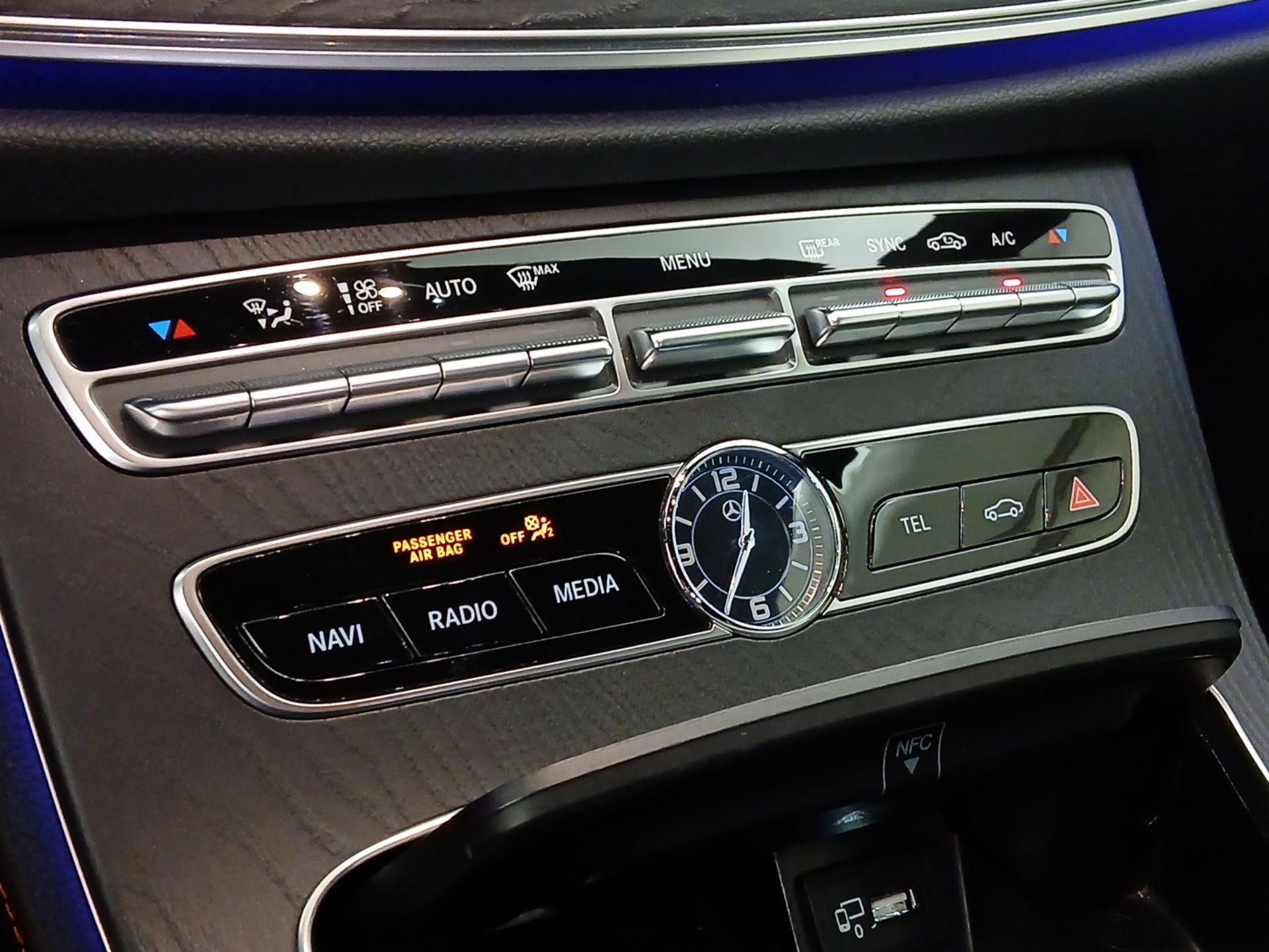 Thumbnail: 2019 Mercedes-Benz E-Class - 16