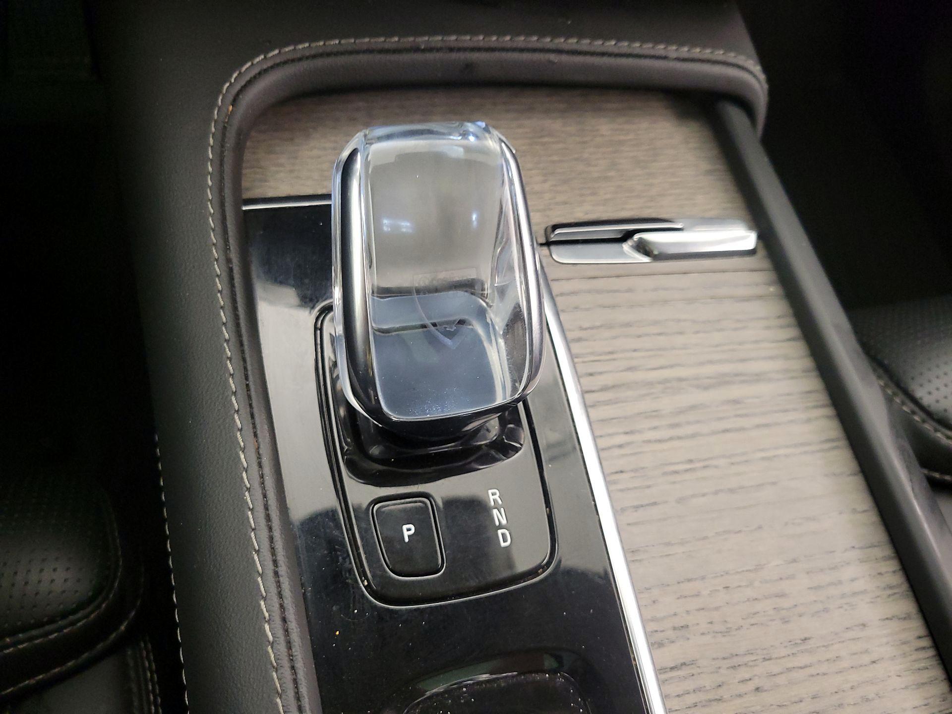 Thumbnail: 2022 Volvo XC90 - 18