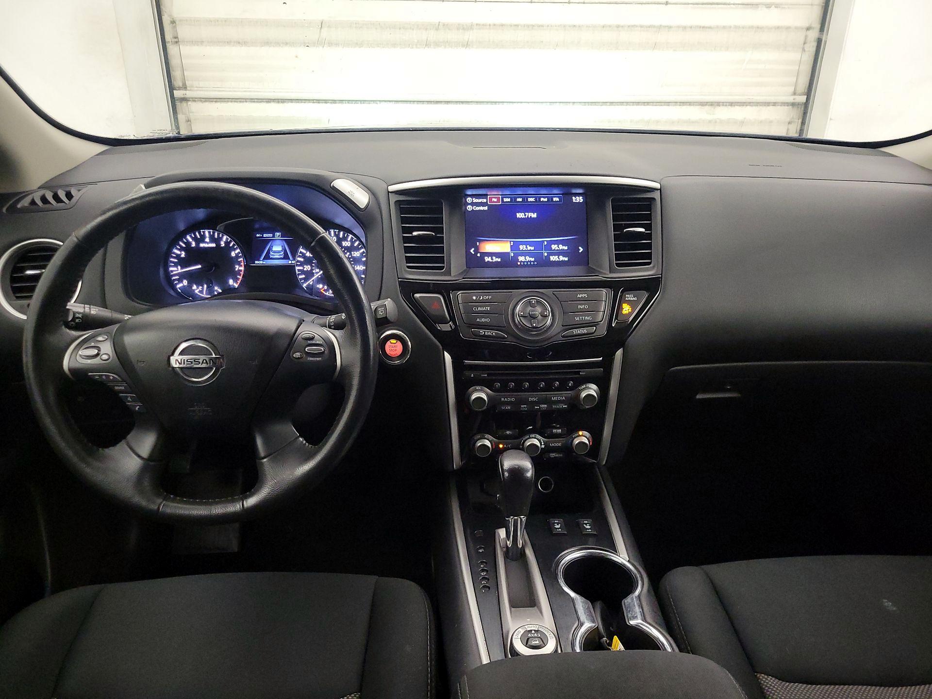 Thumbnail: 2017 Nissan Pathfinder - 9
