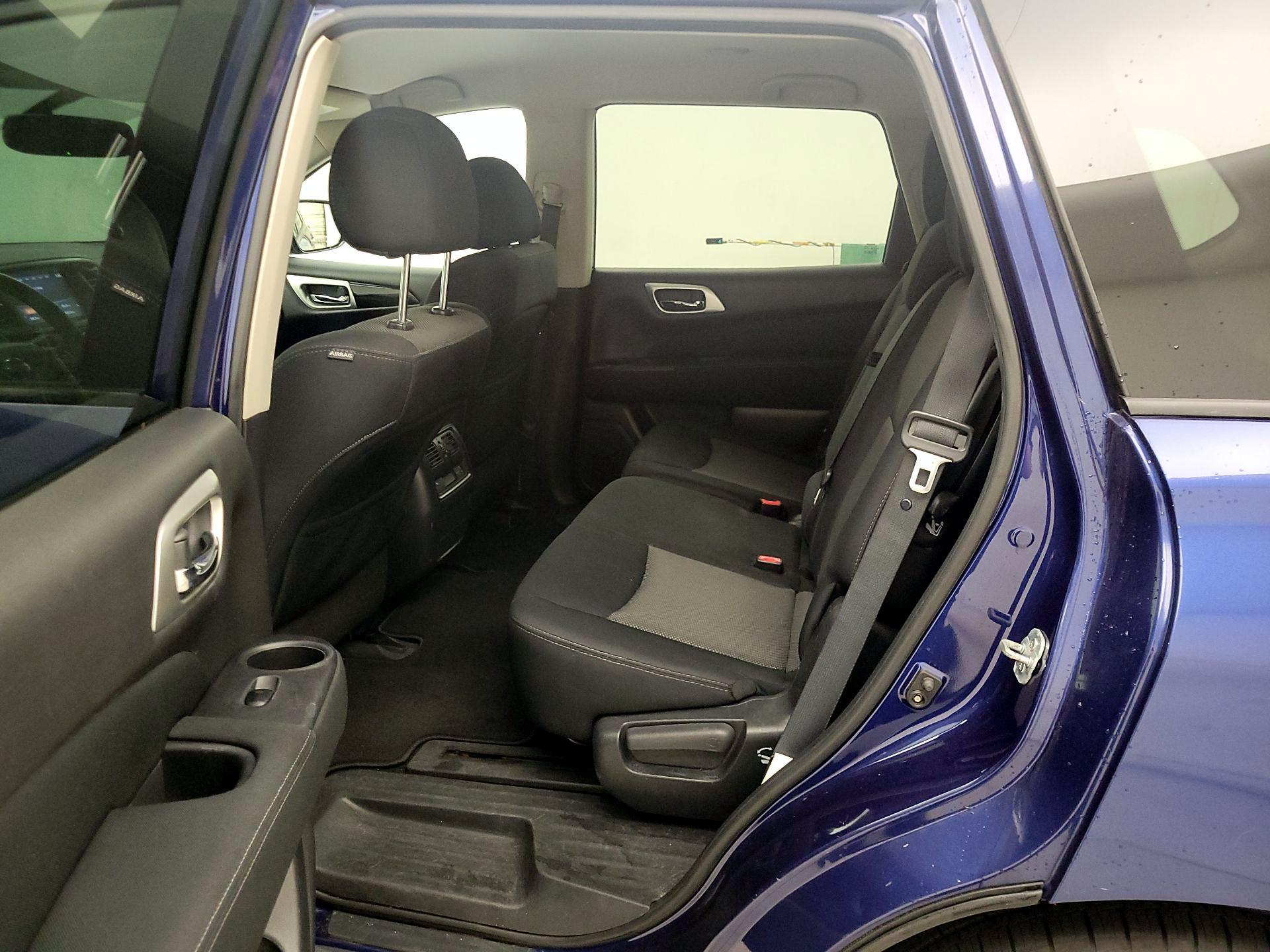 Thumbnail: 2017 Nissan Pathfinder - 19
