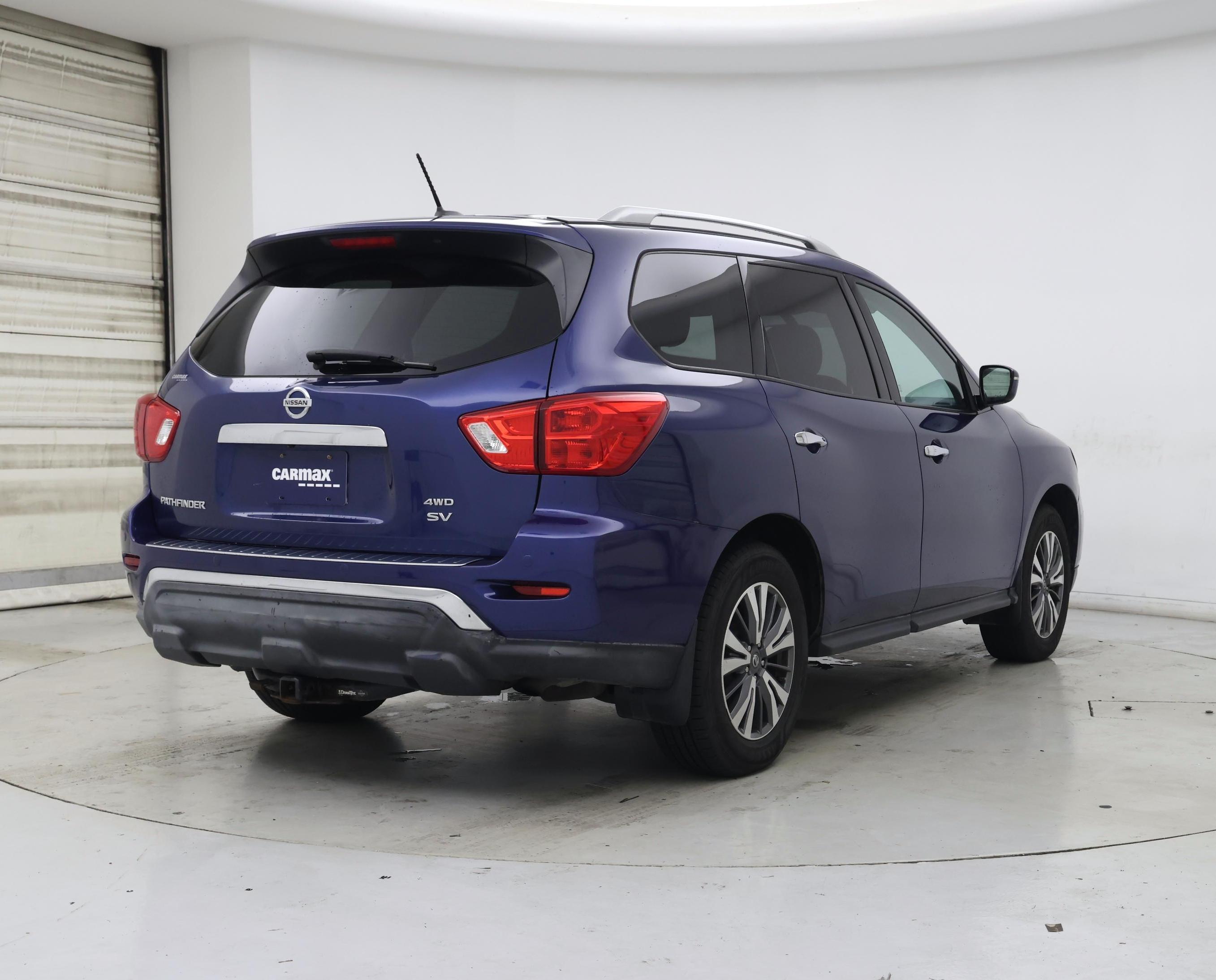 Thumbnail: 2017 Nissan Pathfinder - 8
