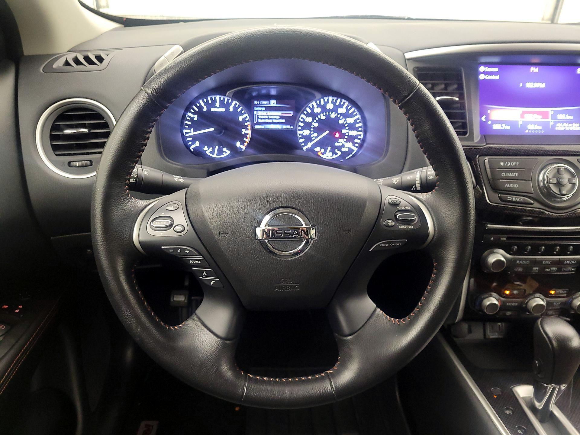 Thumbnail: 2020 Nissan Pathfinder - 10