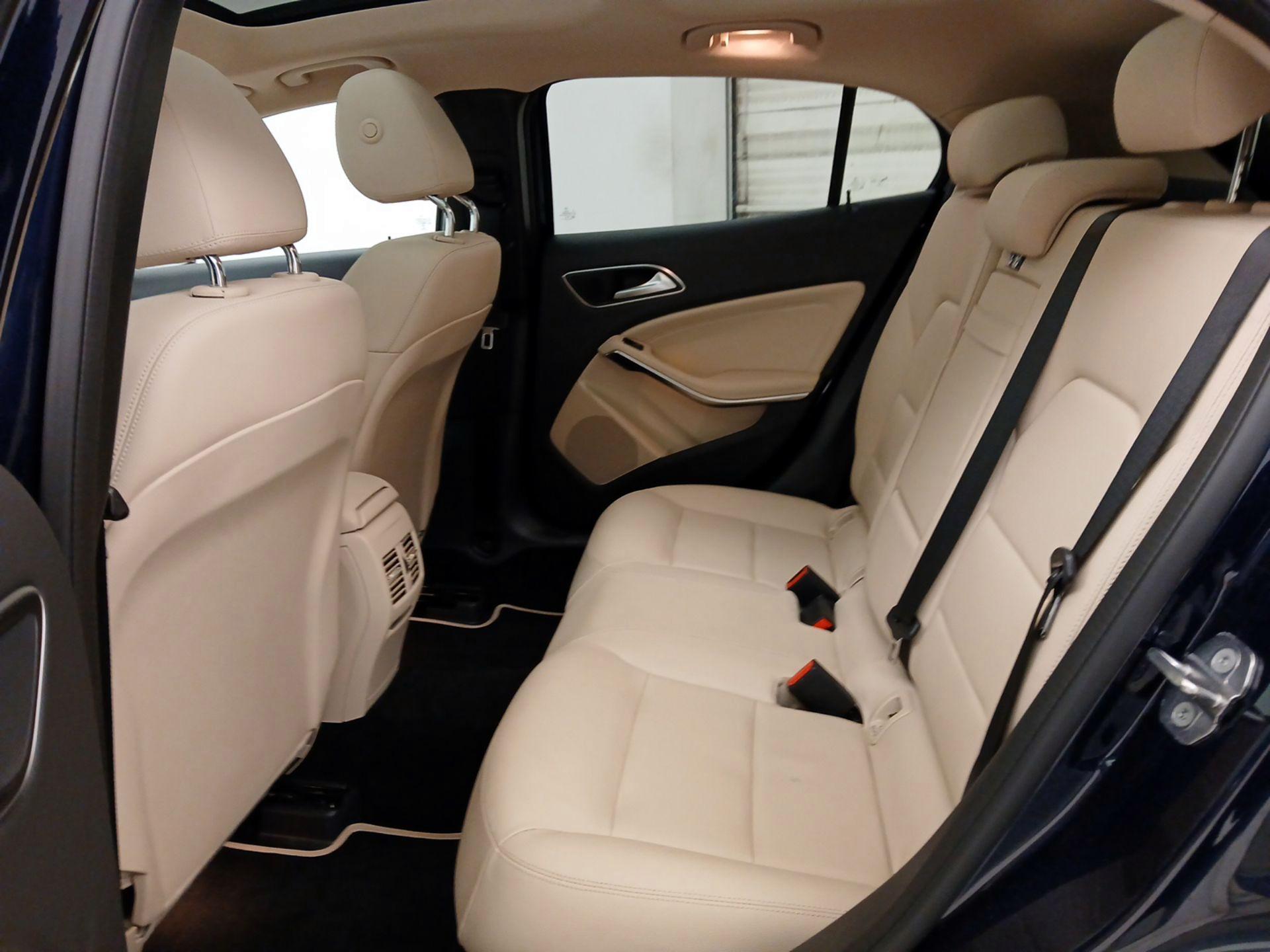 Thumbnail: 2019 Mercedes-Benz GLA - 20