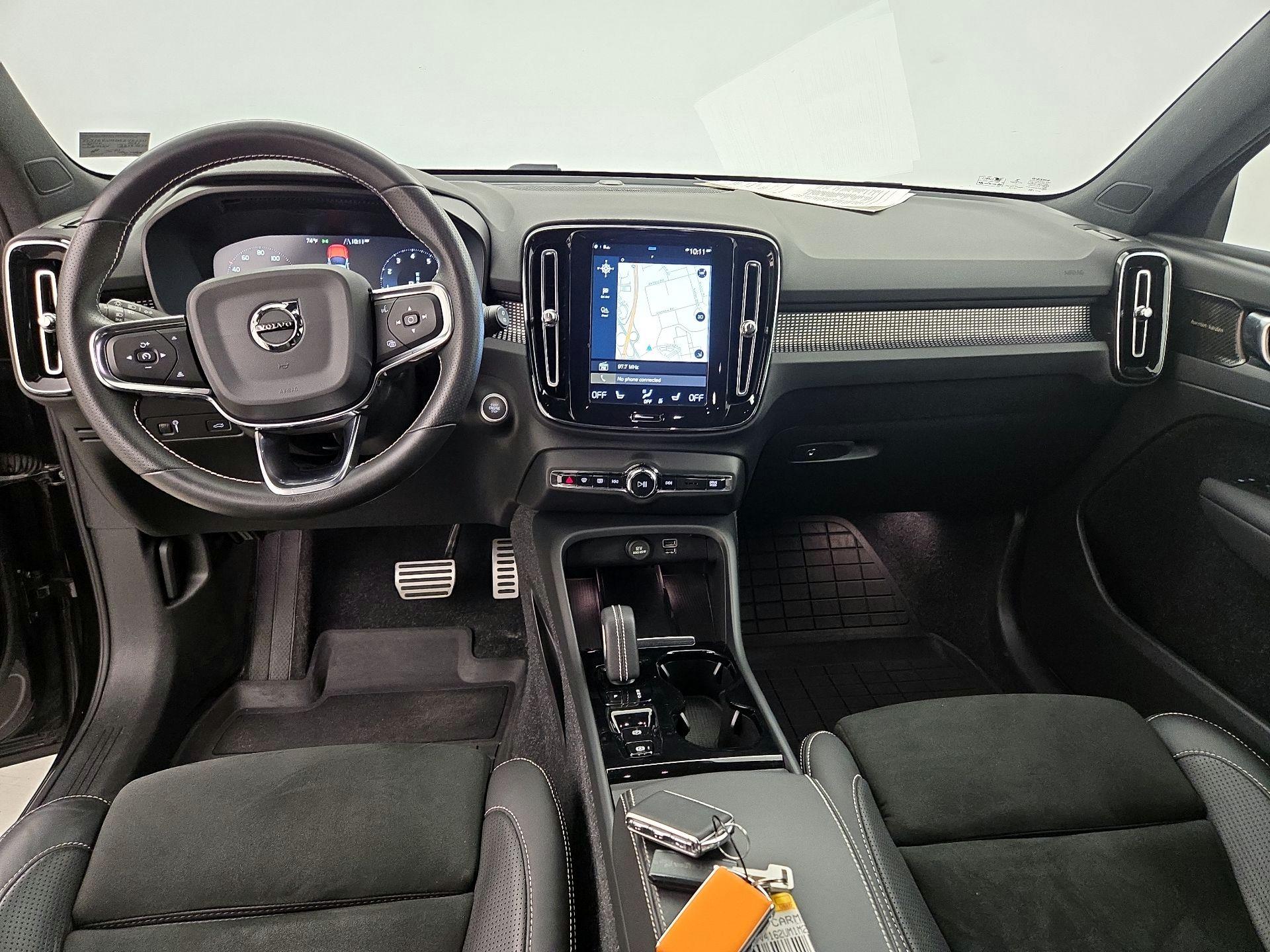 Thumbnail: 2021 Volvo XC40 - 9