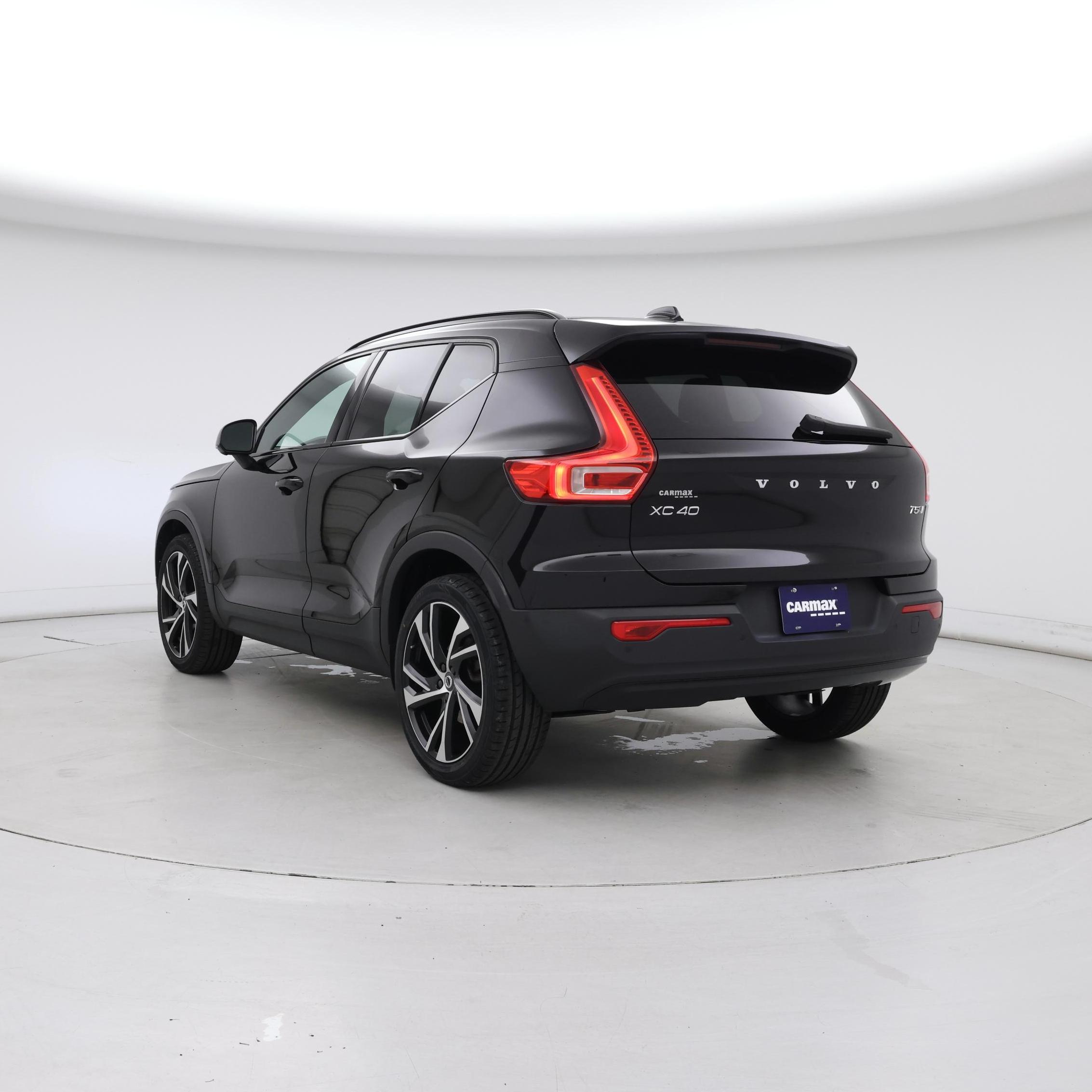 Thumbnail: 2021 Volvo XC40 - 2