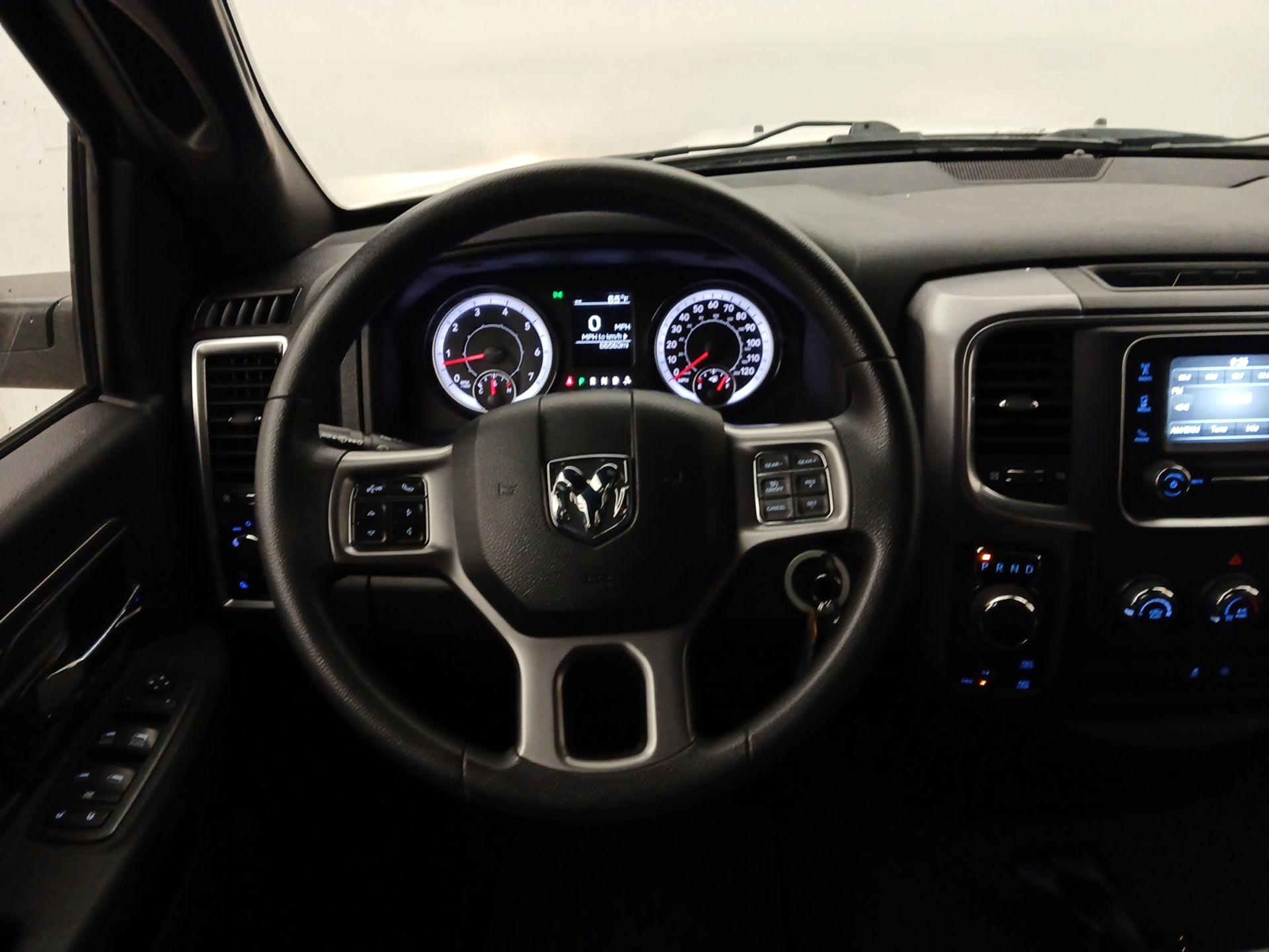 Thumbnail: 2021 RAM 1500 Classic - 10