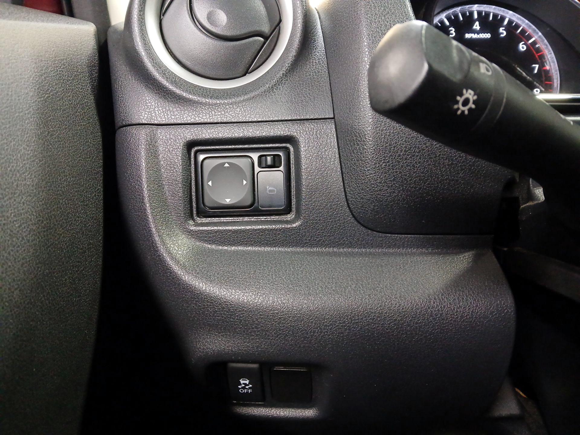 Thumbnail: 2017 Nissan Versa Note - 13