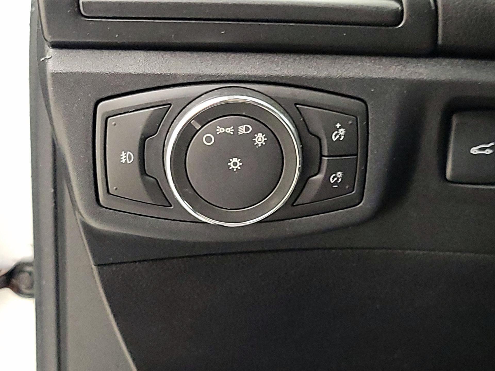 Thumbnail: 2017 Ford Fusion - 11