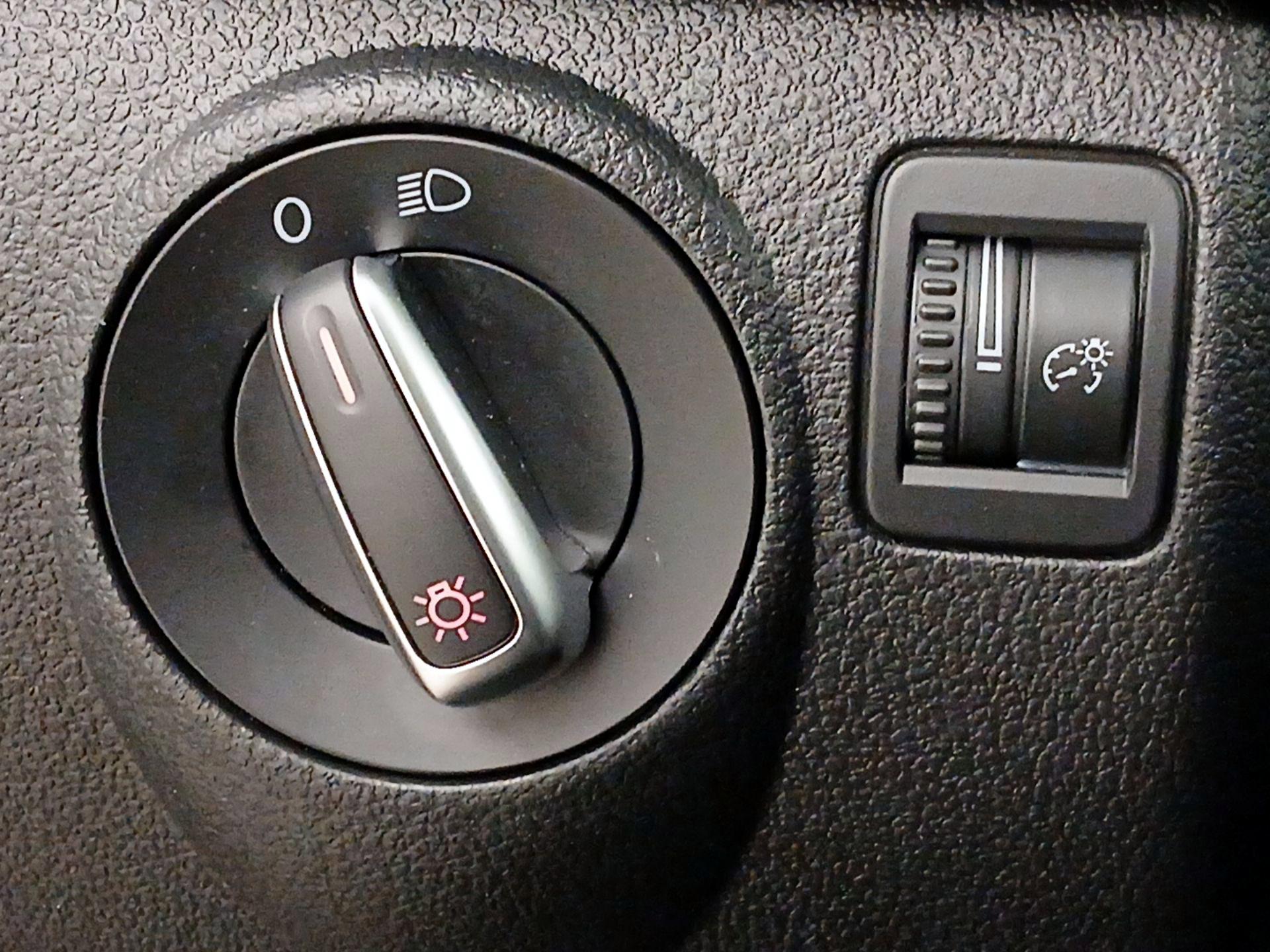 Thumbnail: 2018 Volkswagen Tiguan - 13