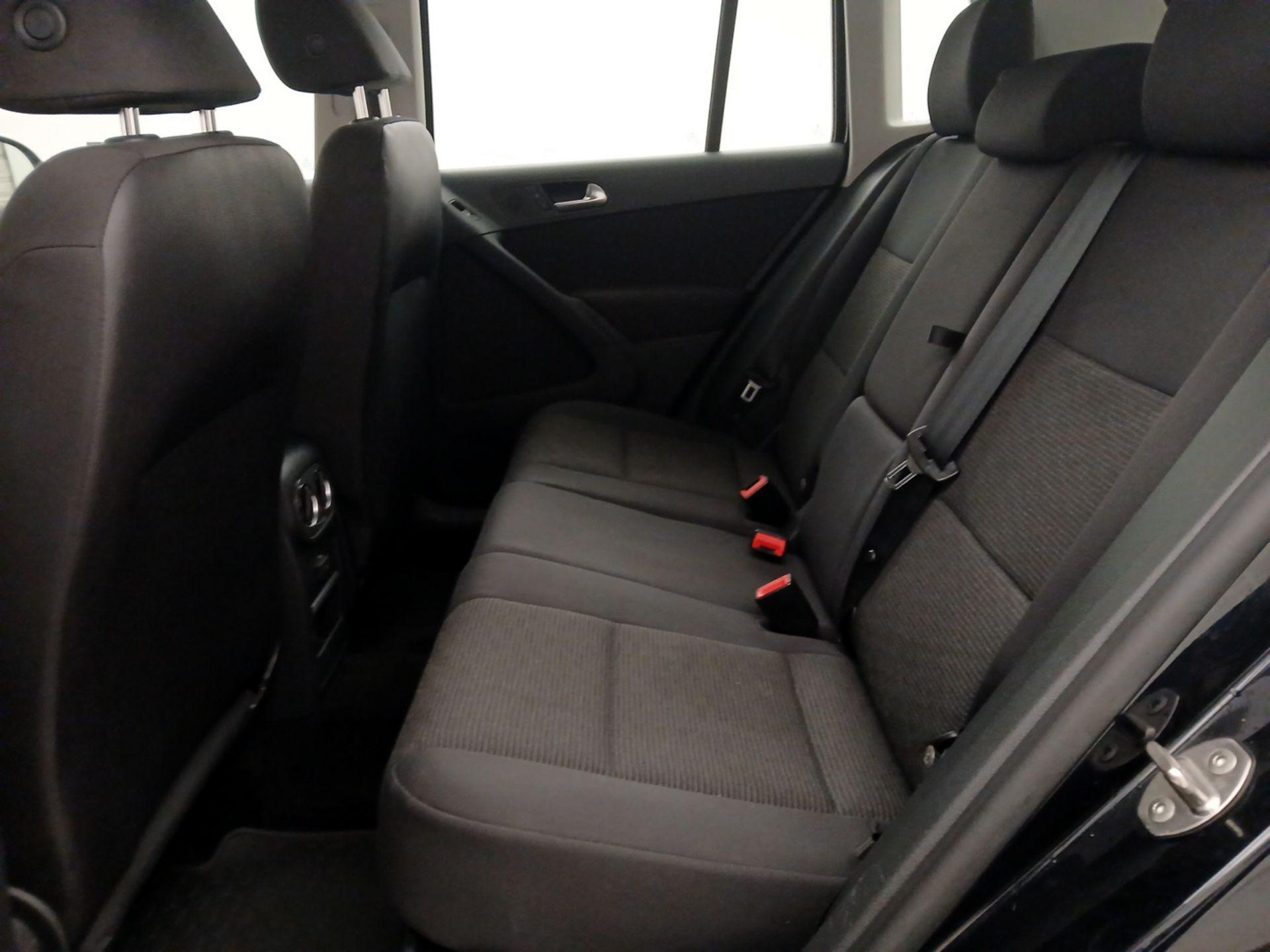 Thumbnail: 2018 Volkswagen Tiguan - 19