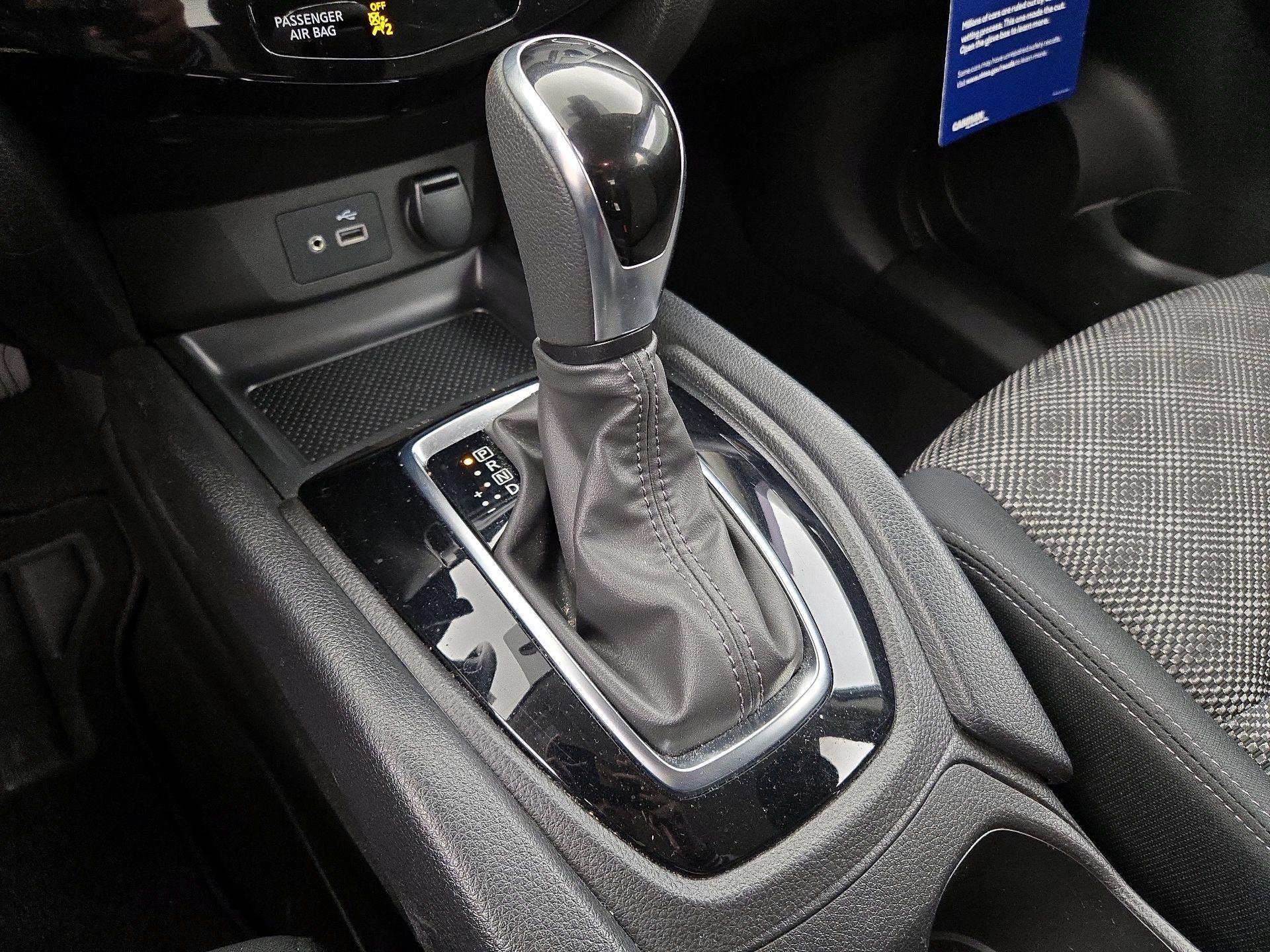Thumbnail: 2021 Nissan Rogue Sport - 17