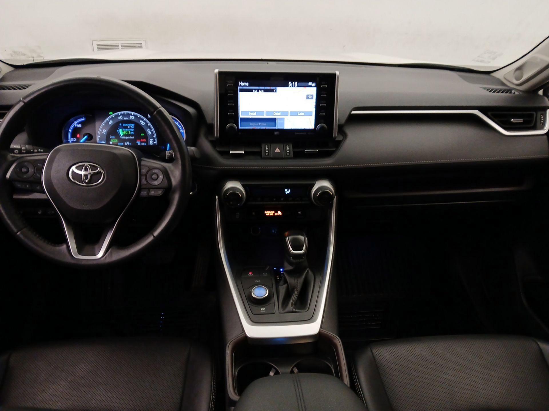Thumbnail: 2019 Toyota RAV4 - 9