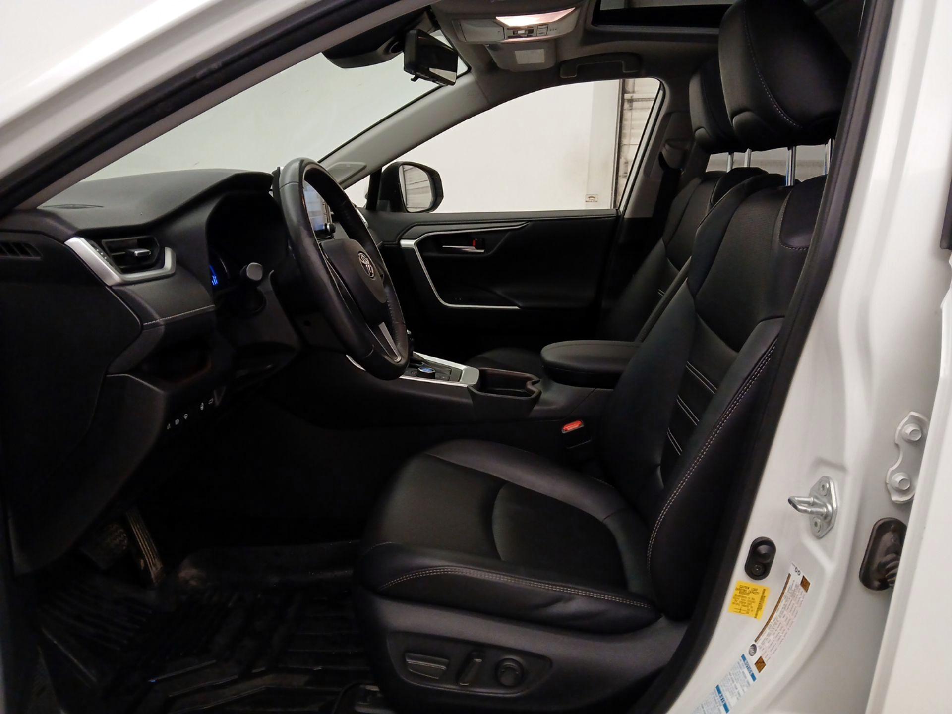 Thumbnail: 2019 Toyota RAV4 - 11