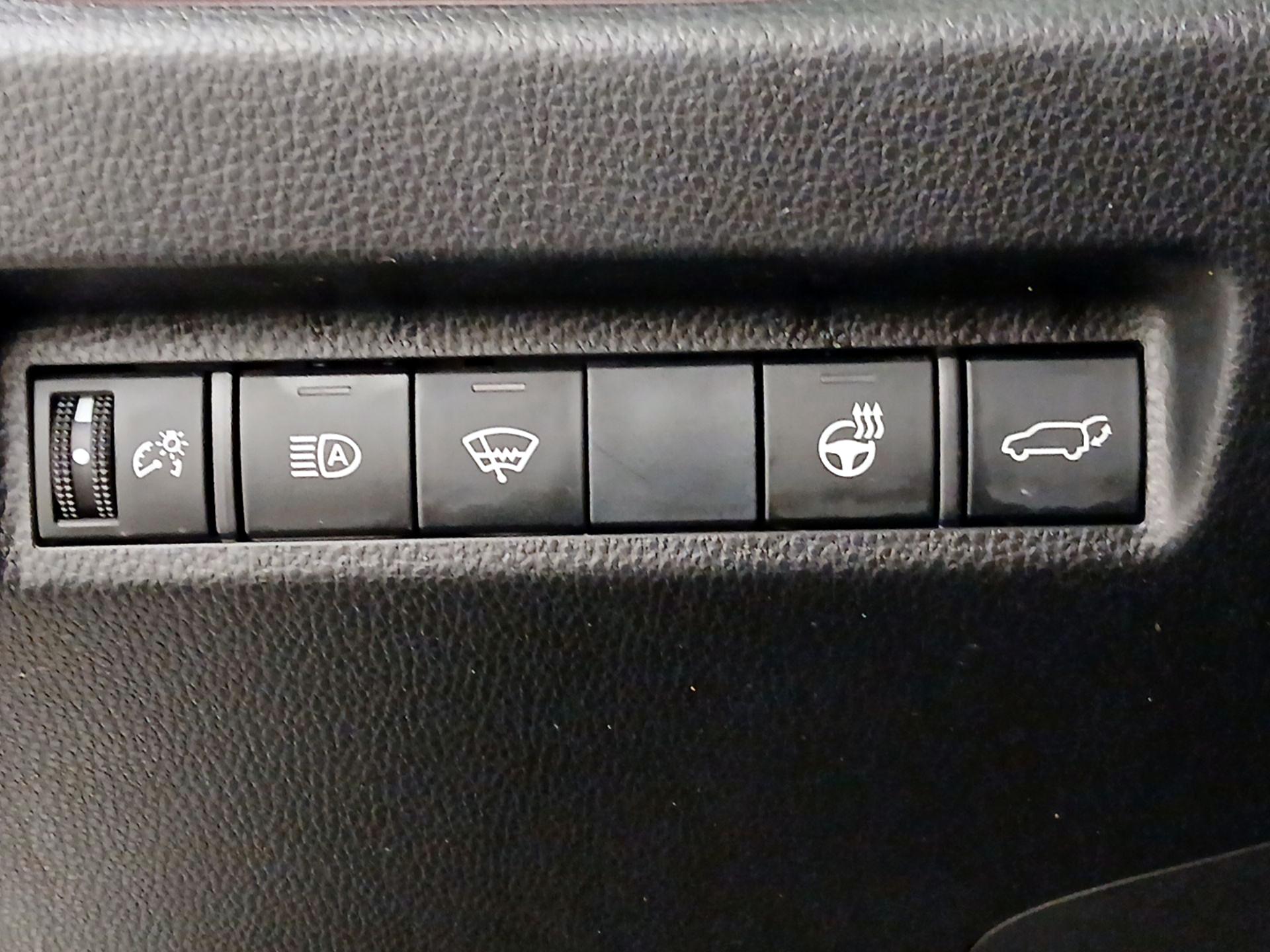Thumbnail: 2019 Toyota RAV4 - 13