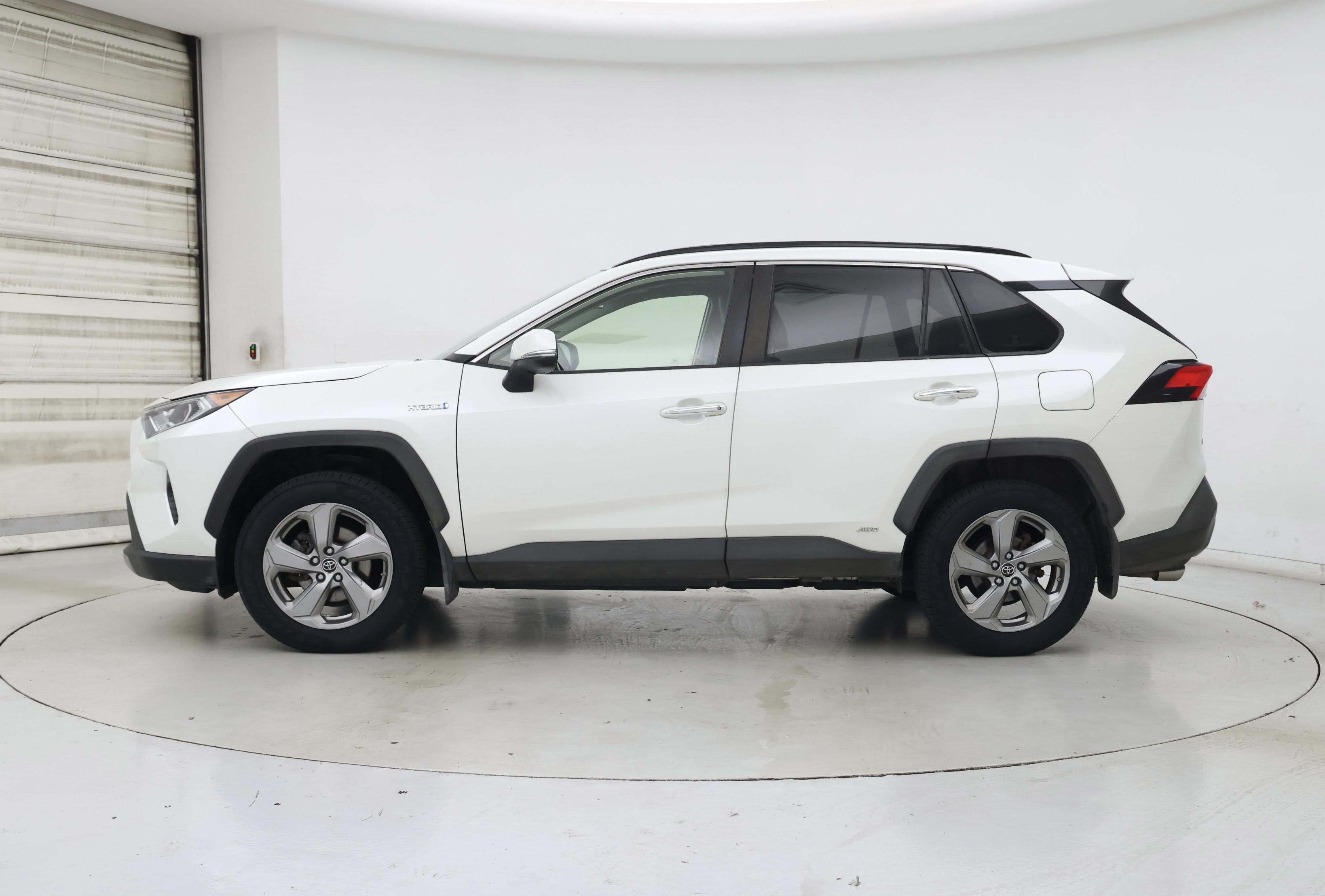 Thumbnail: 2019 Toyota RAV4 - 3