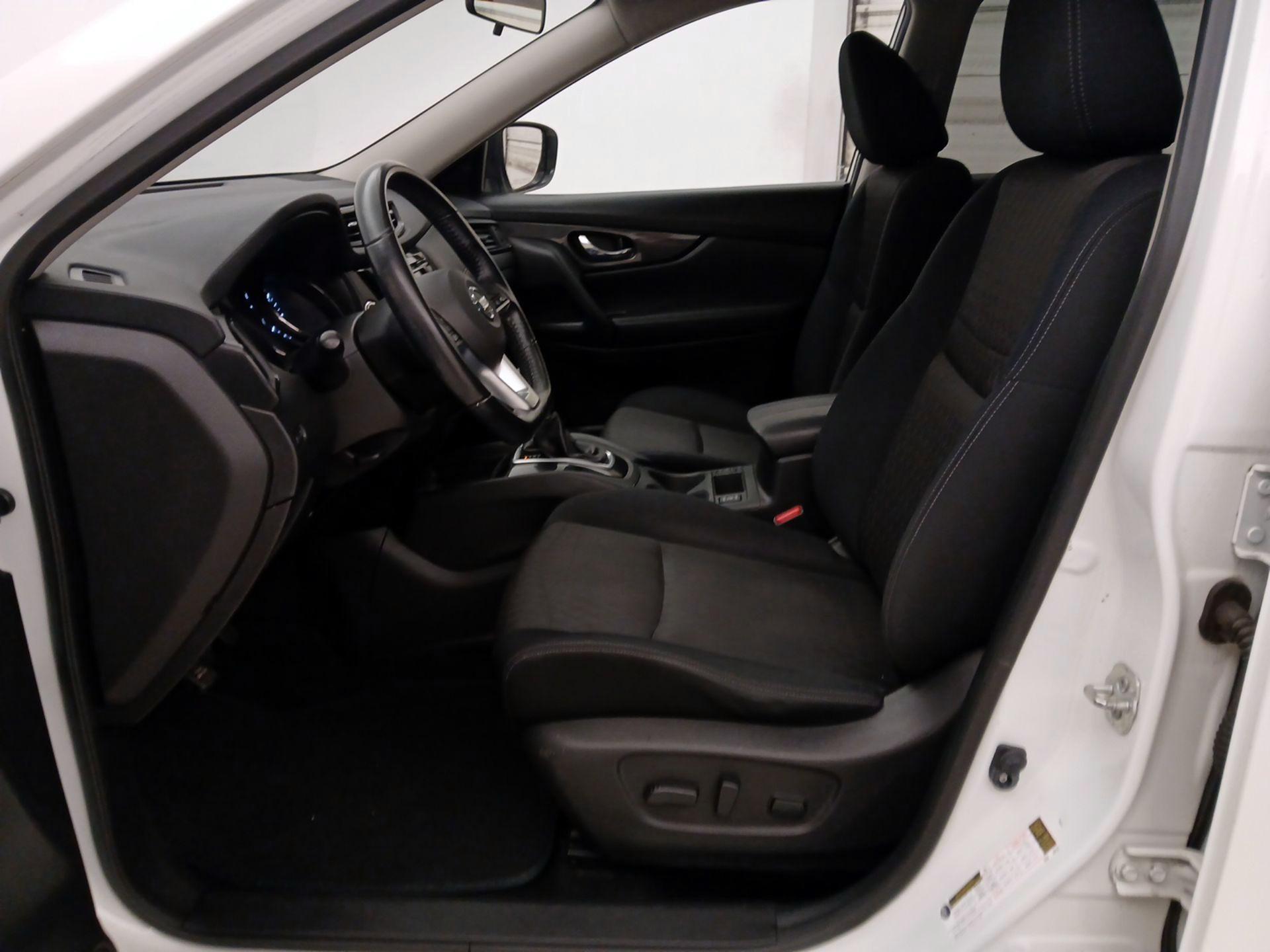 Thumbnail: 2018 Nissan Rogue - 11