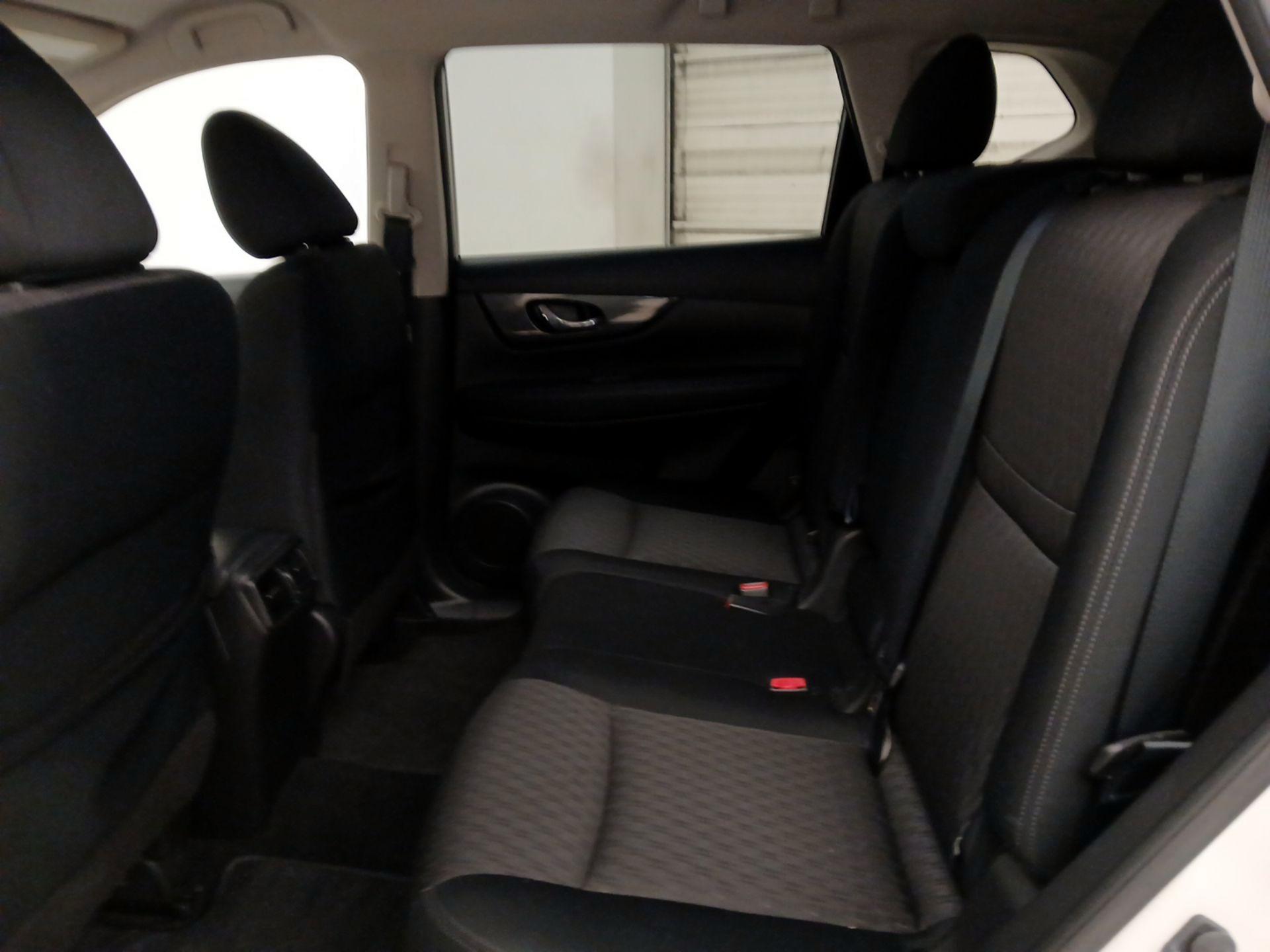 Thumbnail: 2018 Nissan Rogue - 19