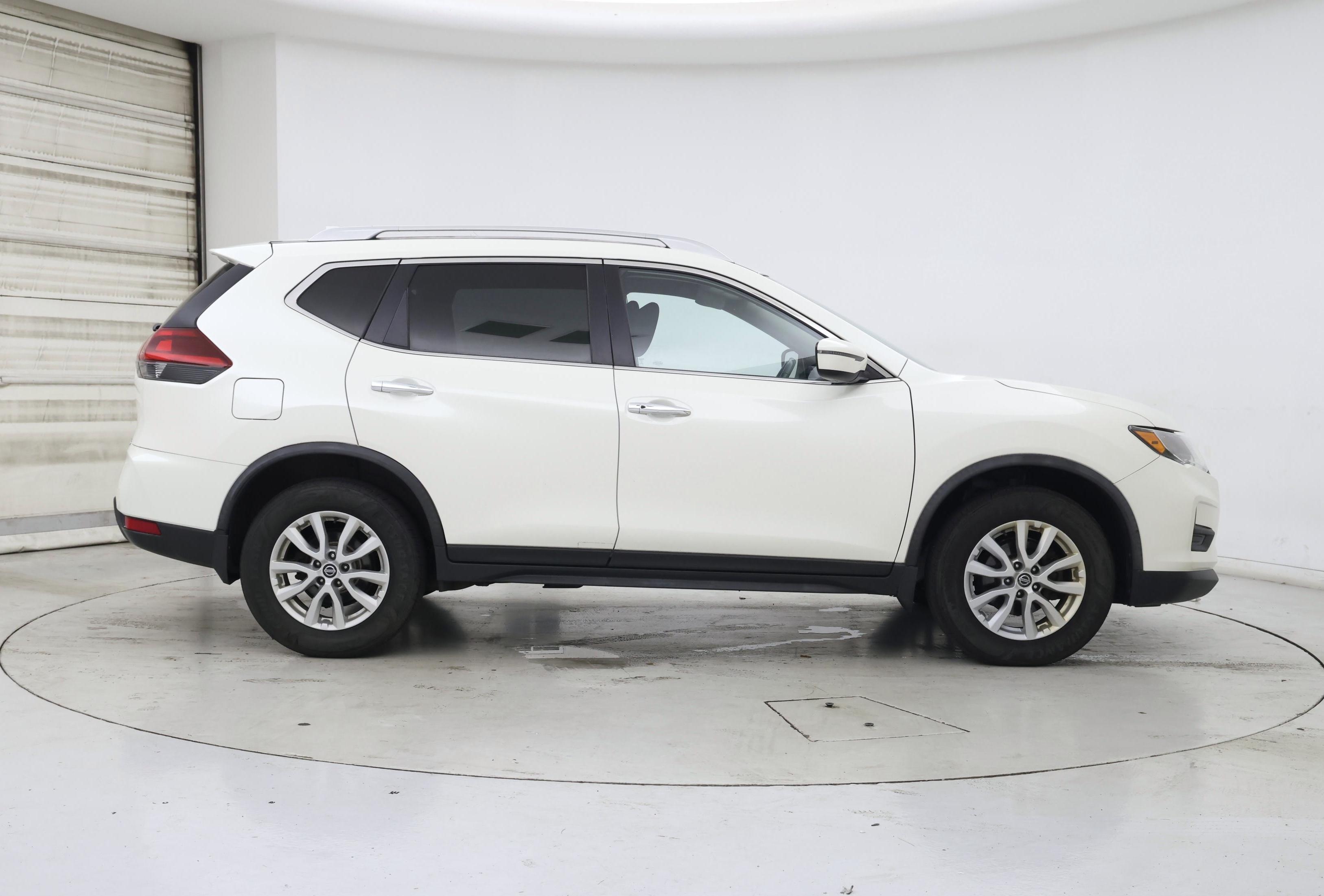 Thumbnail: 2018 Nissan Rogue - 7