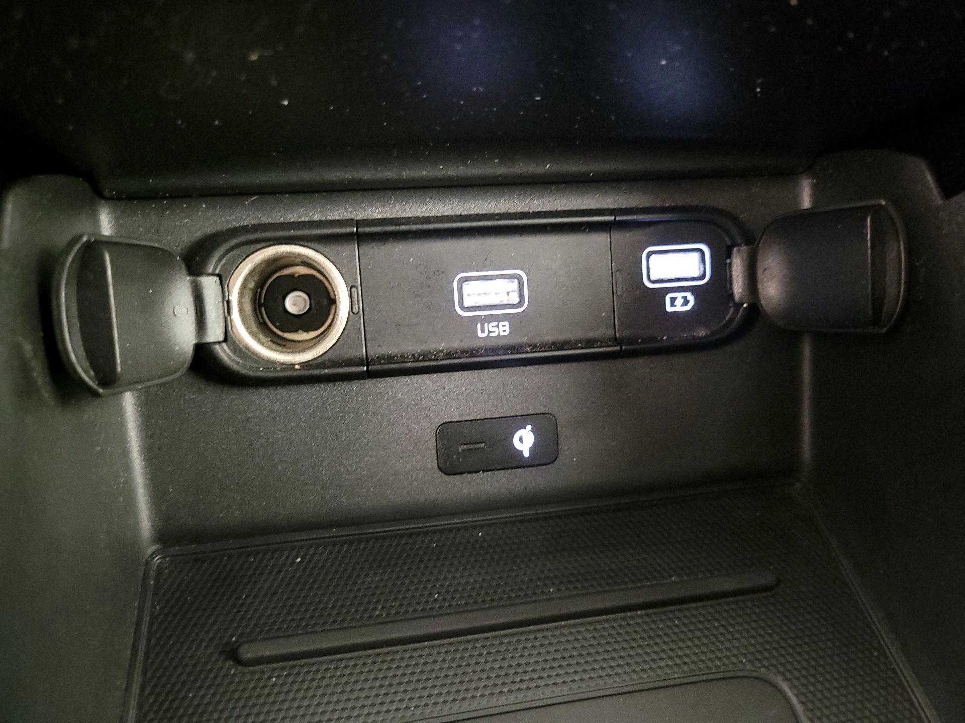 Thumbnail: 2020 Kia Telluride - 18