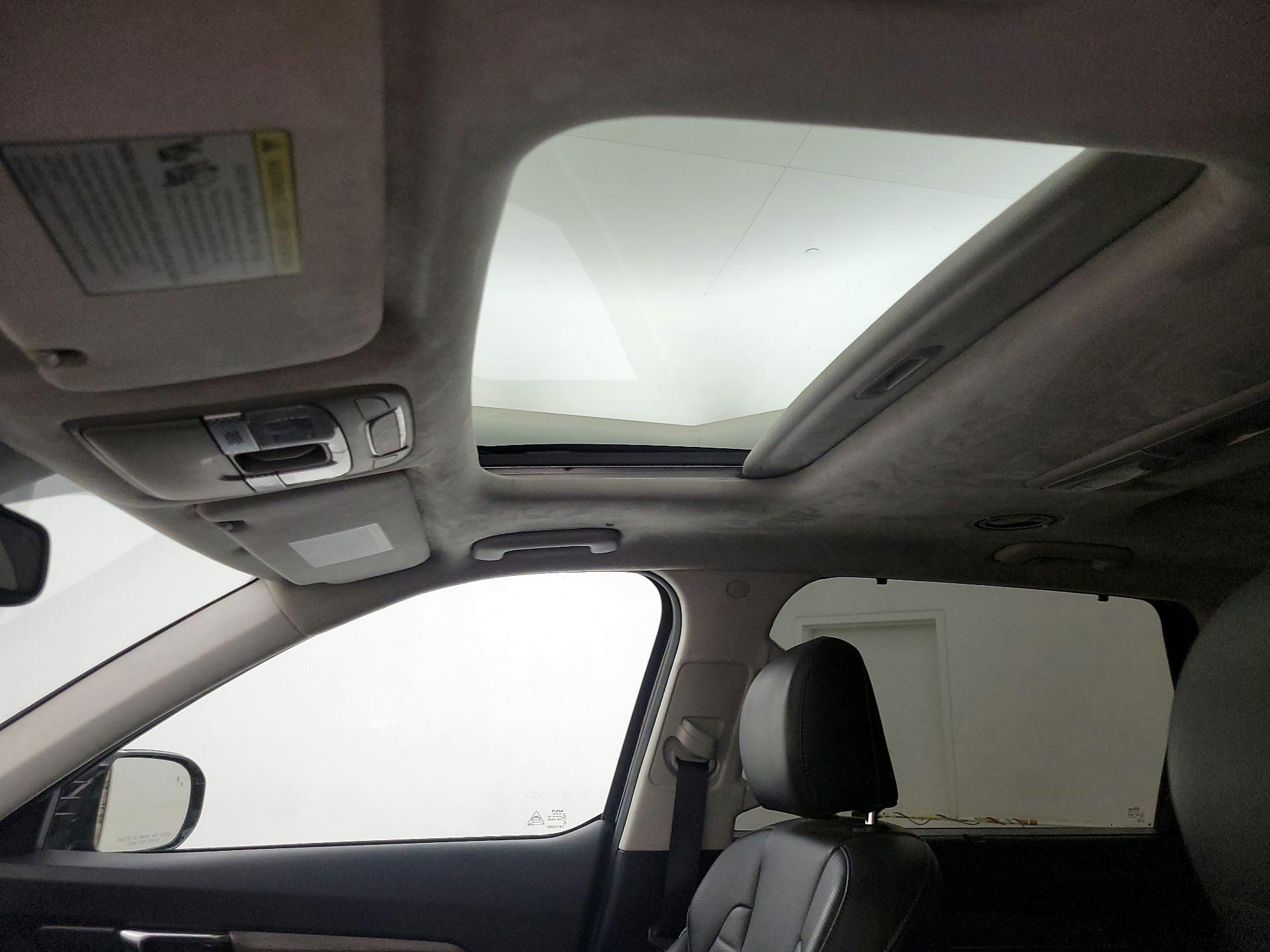 Thumbnail: 2020 Kia Telluride - 19