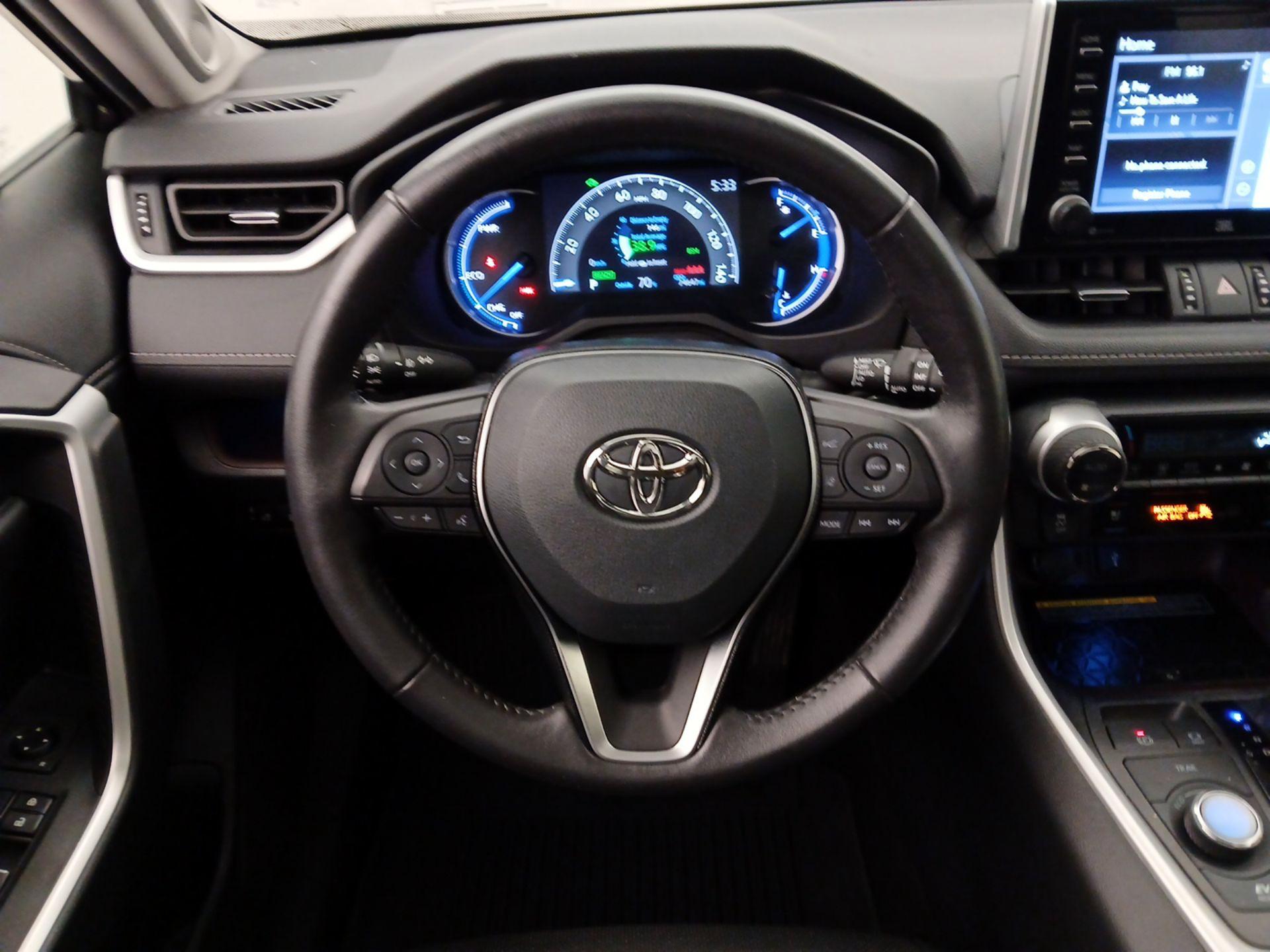 Thumbnail: 2021 Toyota RAV4 - 10