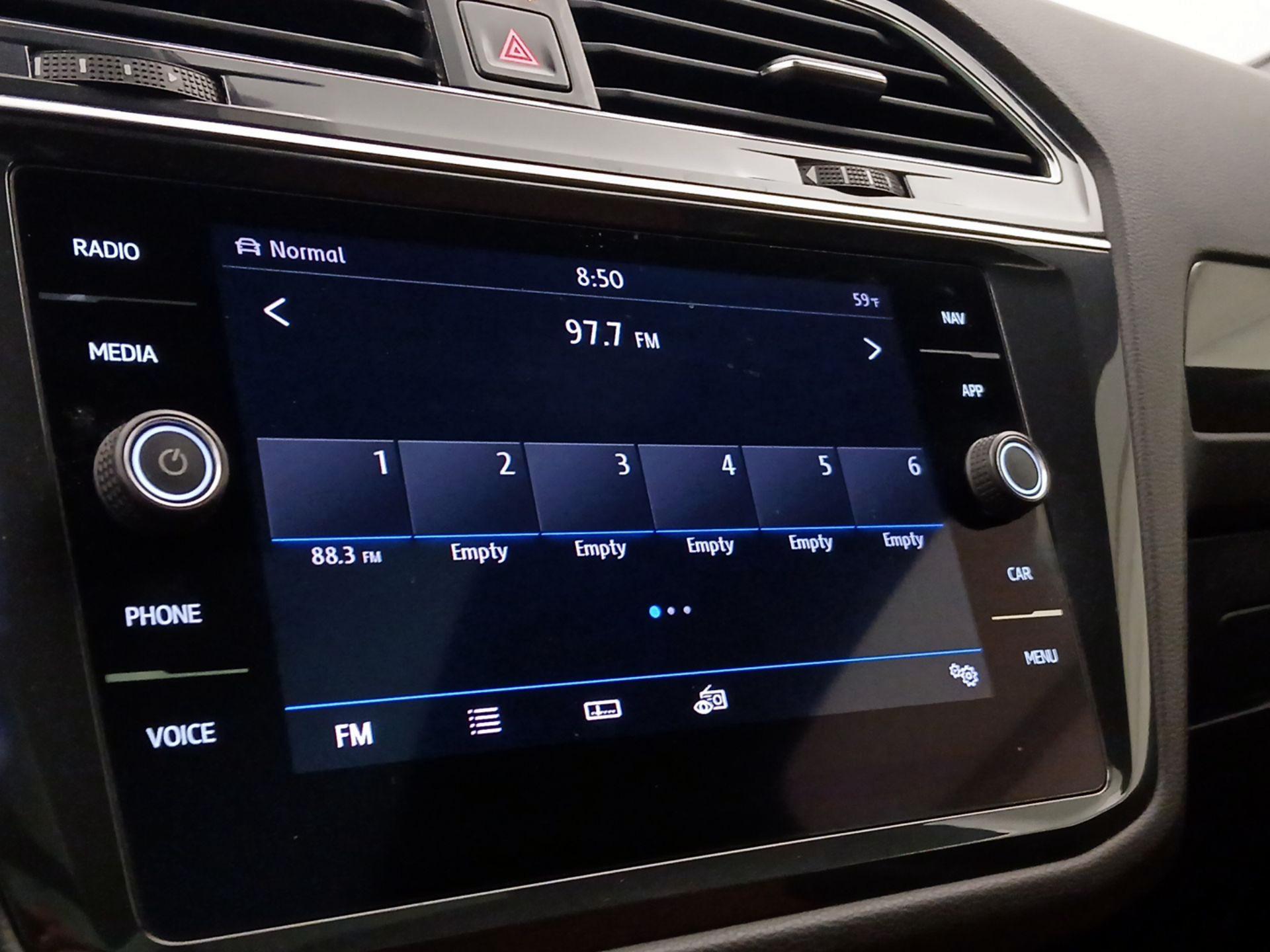 Thumbnail: 2019 Volkswagen Tiguan - 15