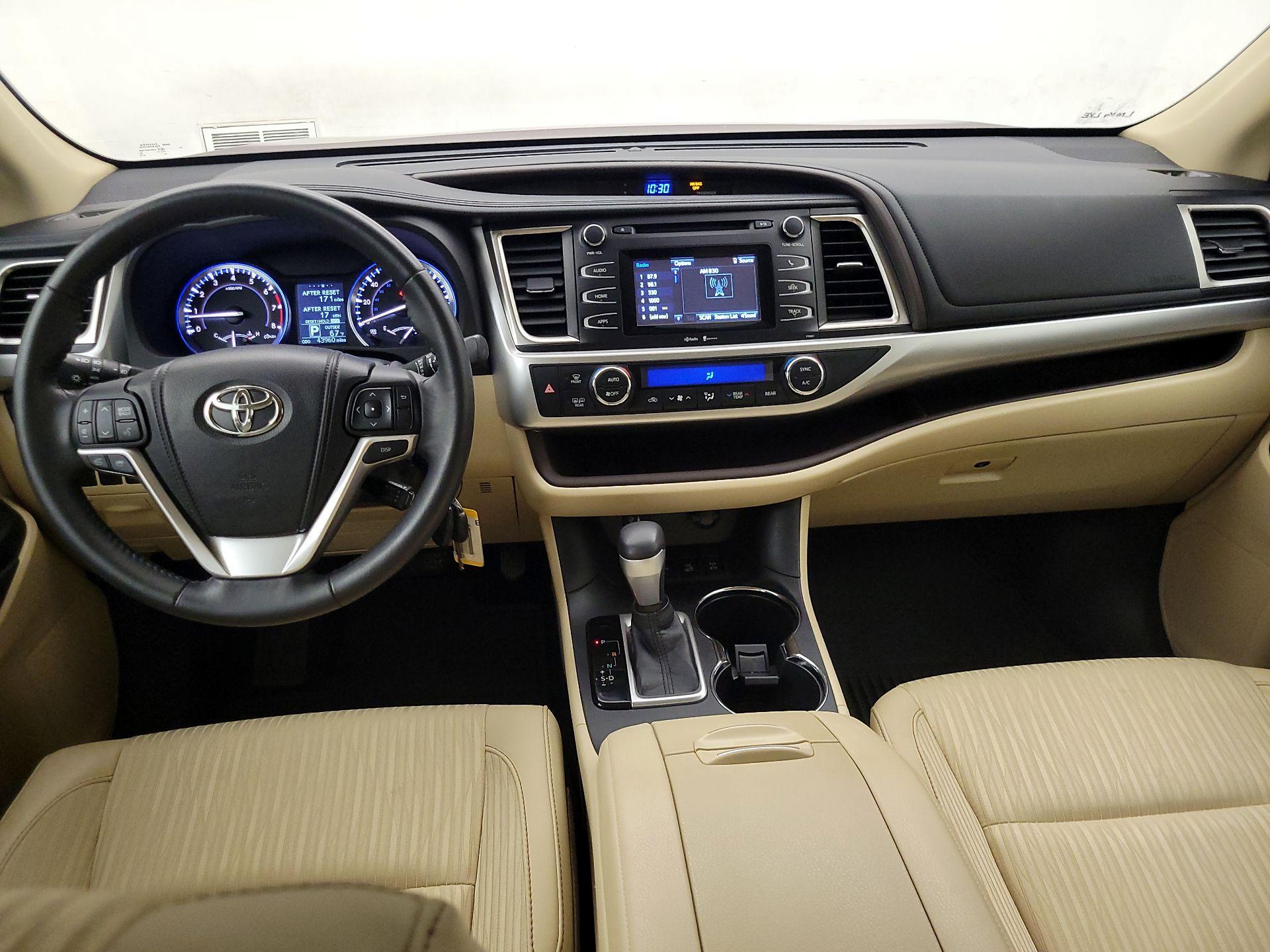 Thumbnail: 2014 Toyota Highlander - 9