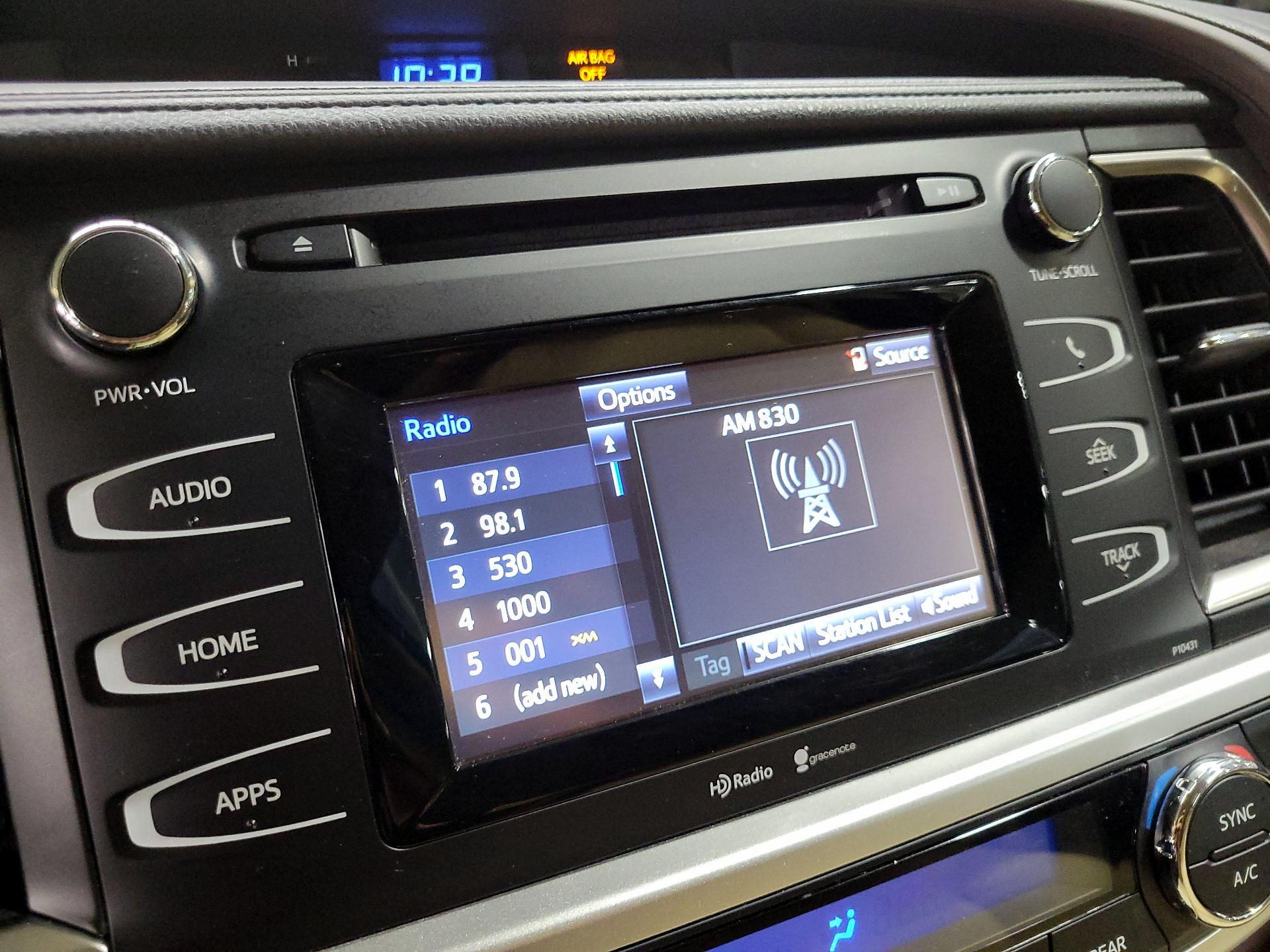 Thumbnail: 2014 Toyota Highlander - 15