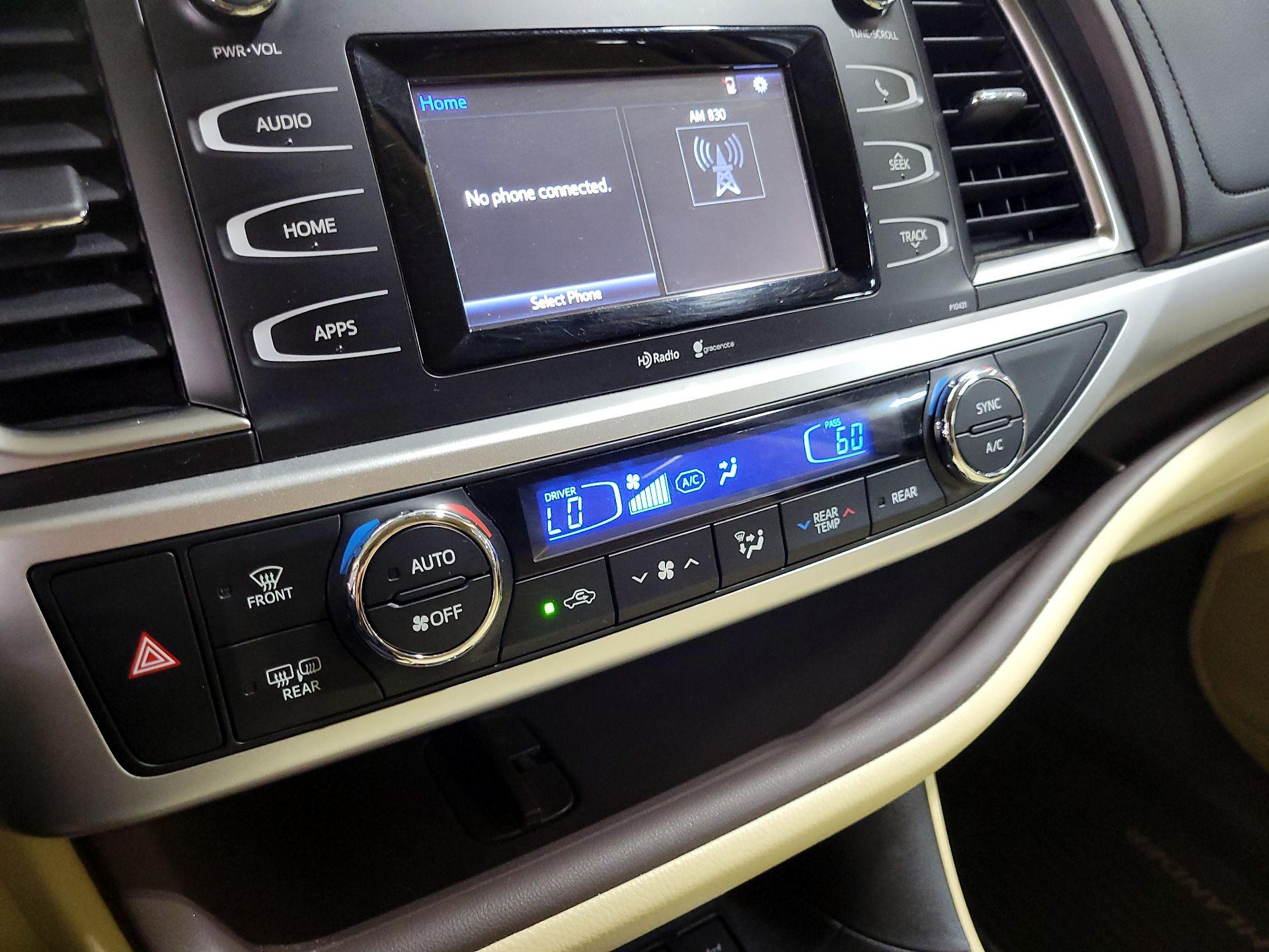 Thumbnail: 2014 Toyota Highlander - 16