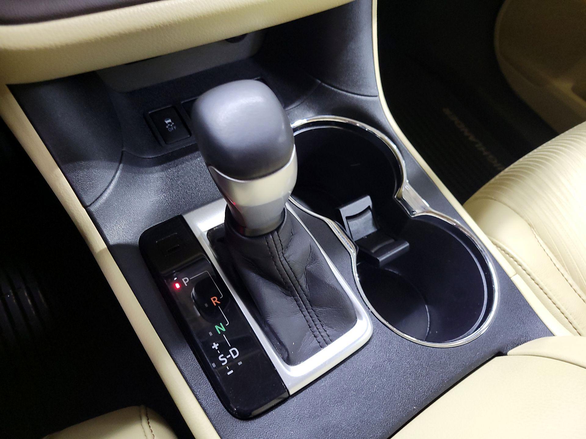 Thumbnail: 2014 Toyota Highlander - 17