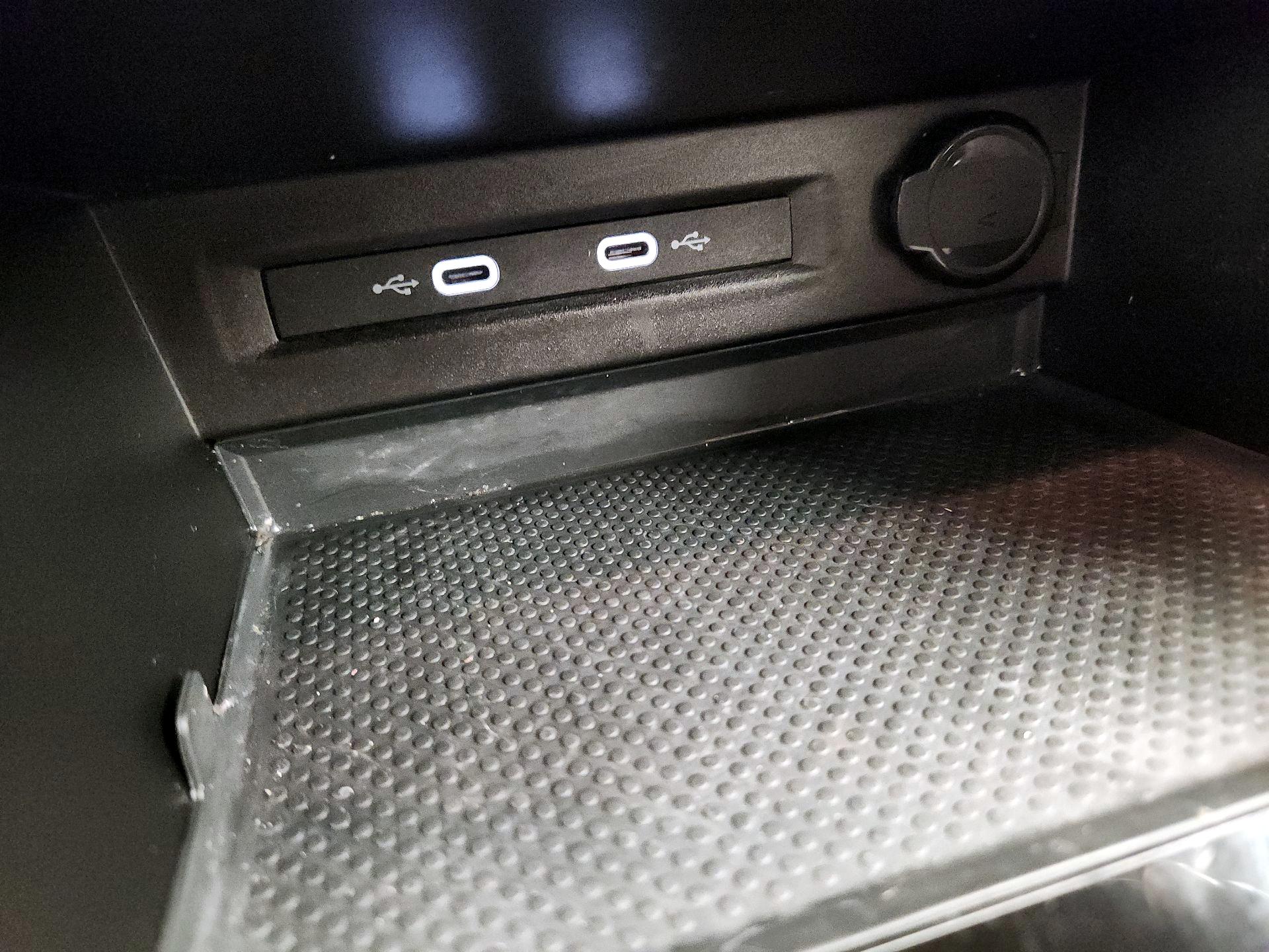 Thumbnail: 2023 Volkswagen Taos - 18