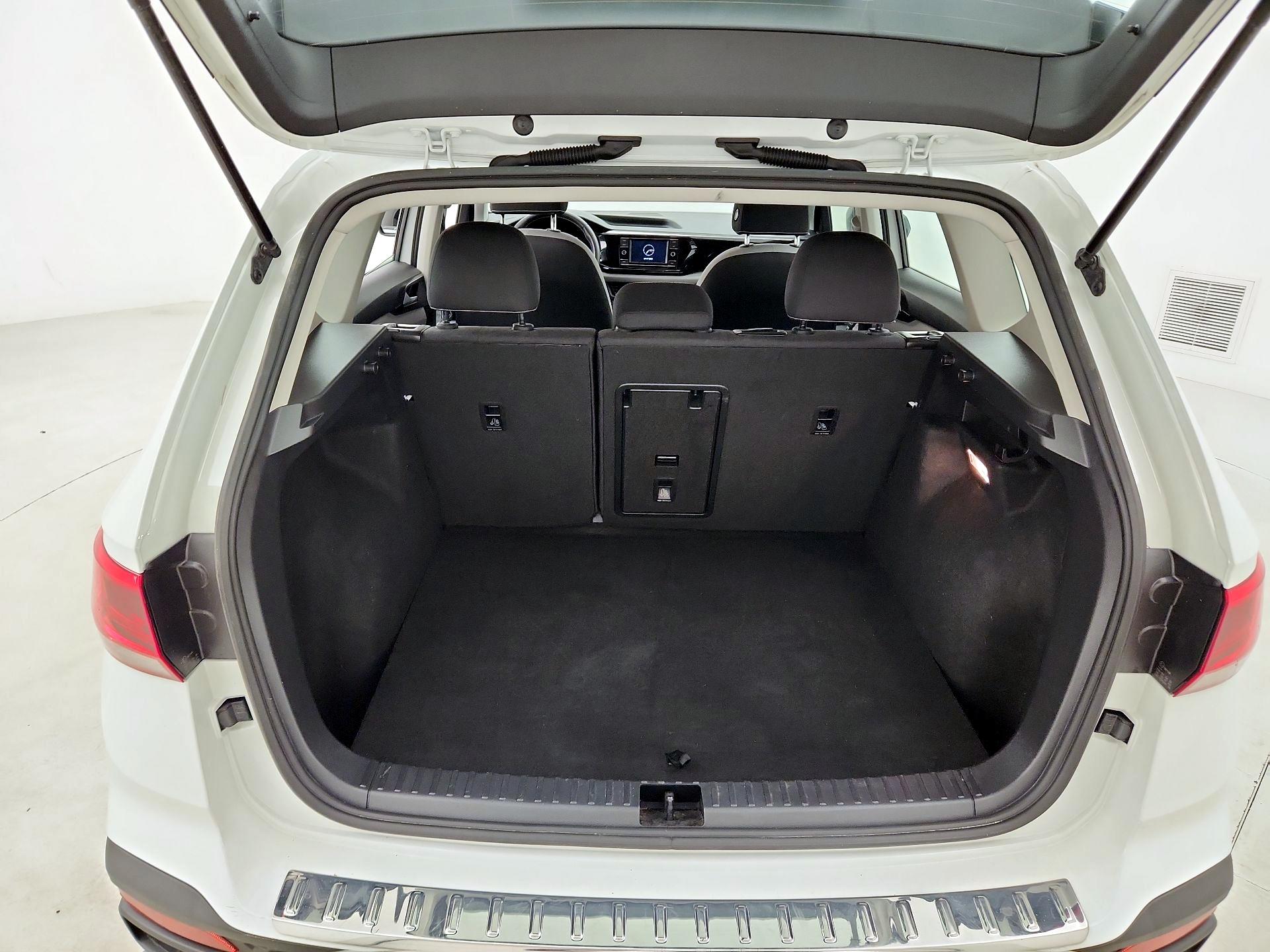 Thumbnail: 2023 Volkswagen Taos - 20