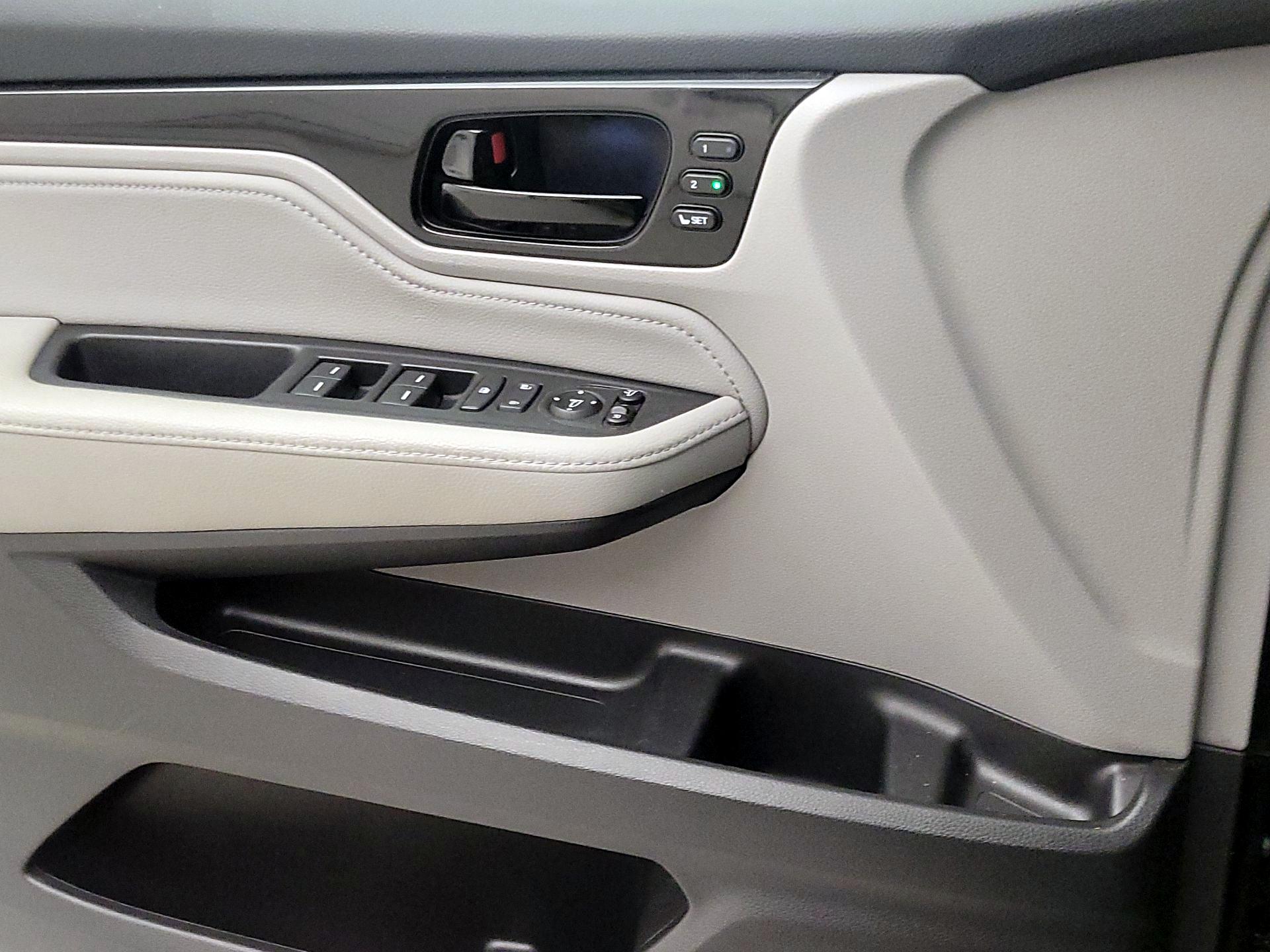 Thumbnail: 2019 Honda Odyssey - 12