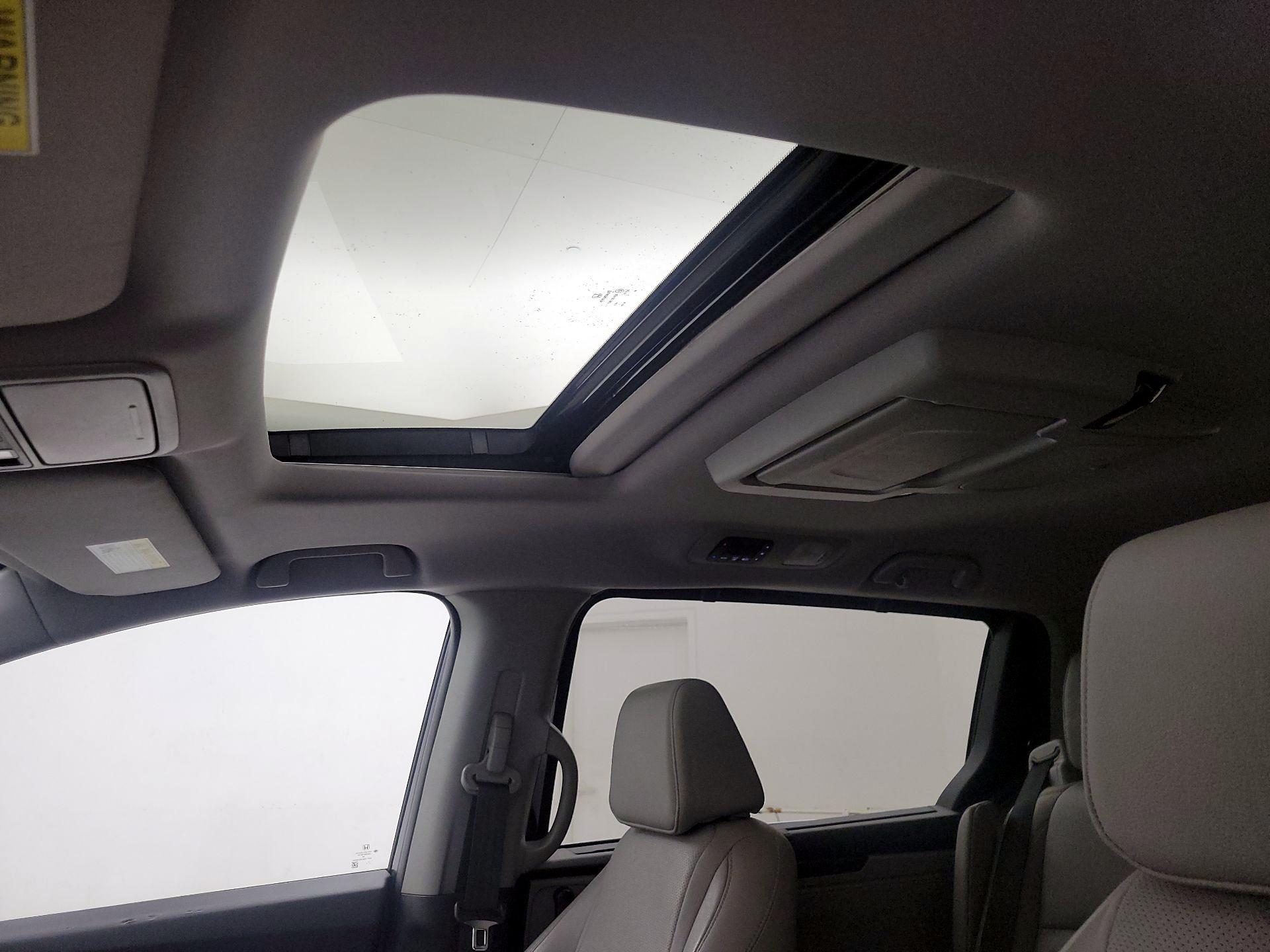 Thumbnail: 2019 Honda Odyssey - 18